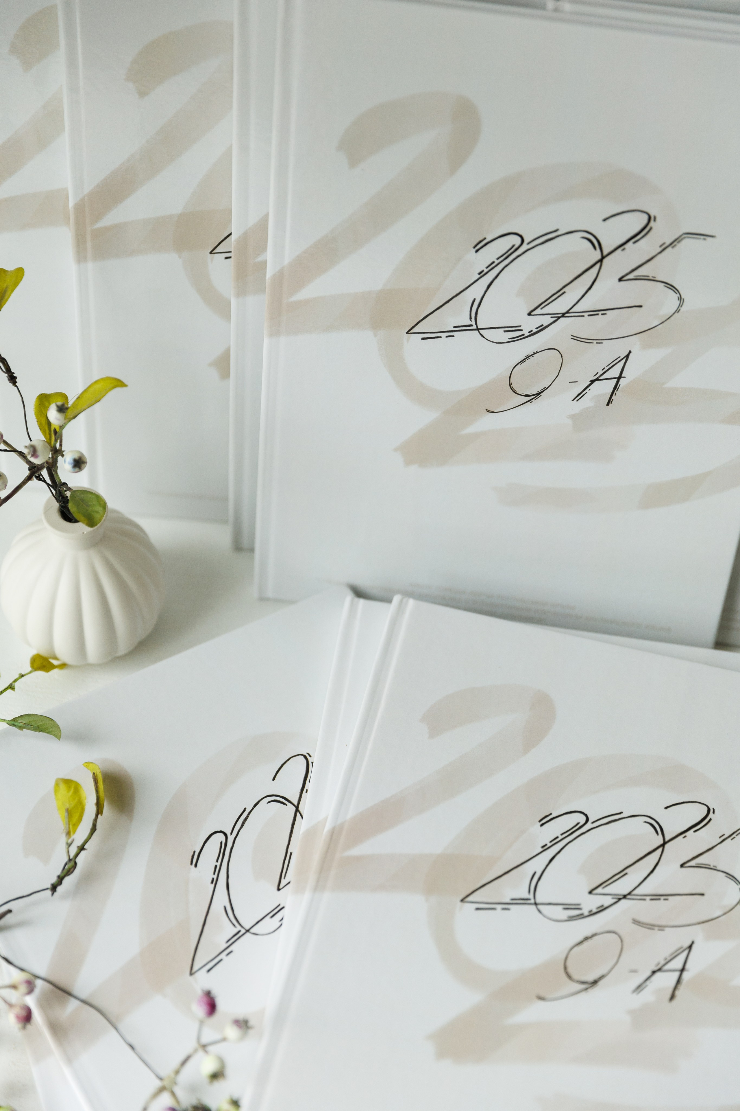 Выпускникам 9 класса Дубинина 2025. ВЫПУСКНЫЕ АЛЬБОМЫ | РОВЕСНИК | КЕРЧЬ