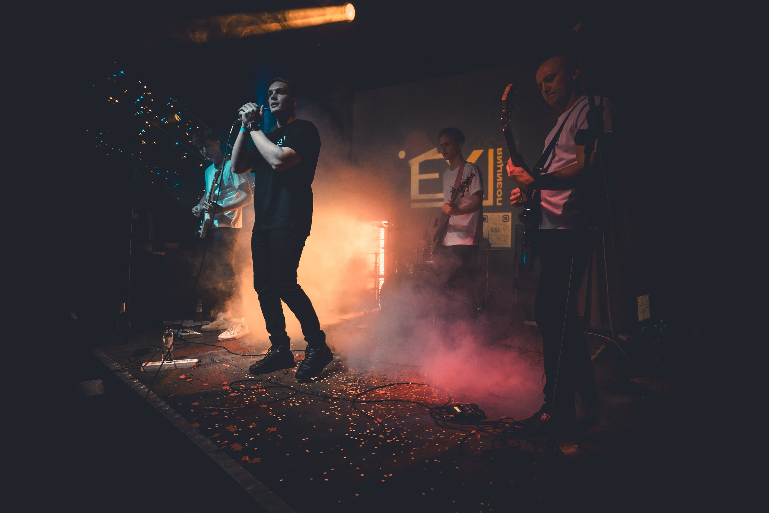 Ex-позиция. Рок-ёлка, клуб-галерея Эрмитаж. 21.12.2024. Фотограф Регина Крикунова г. Красноярск