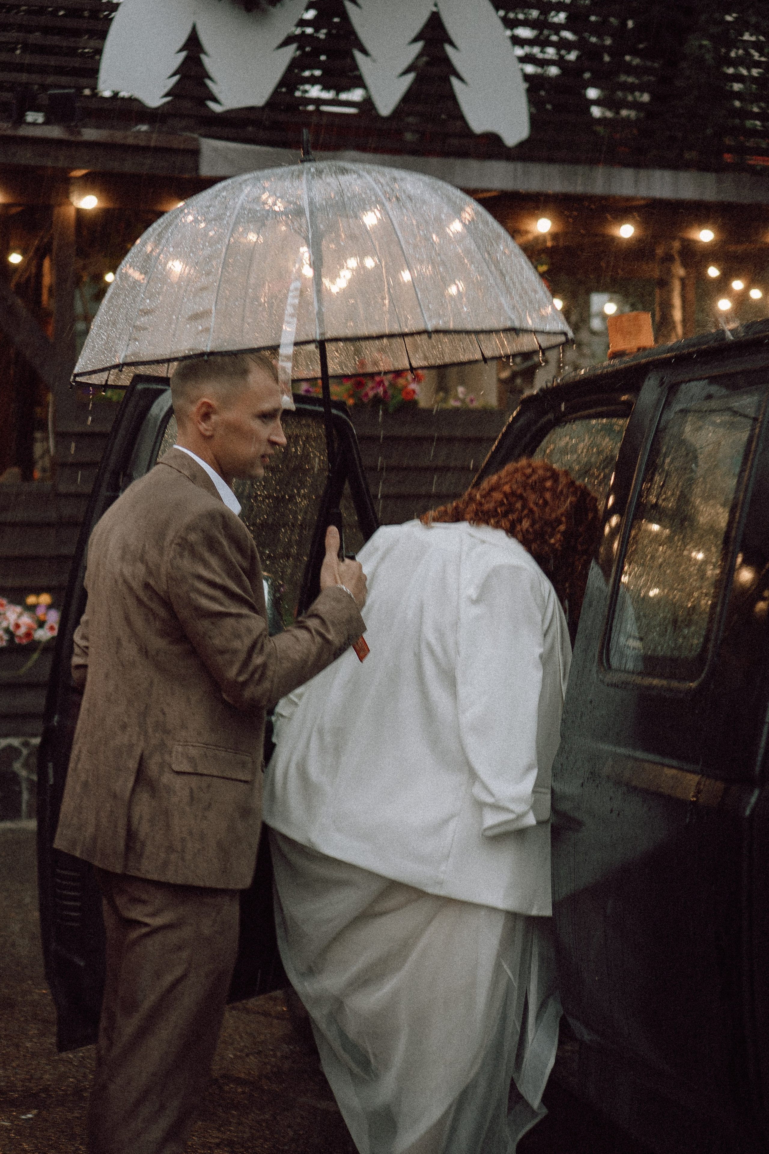 СВАДЕБНАЯ ФОТОСЕССИИЯ ПАРЫ В ГОРОДЕ ПРИОЗЕРСК В СОСНОВОМ ЛЕСУ И С ПИКАПОМ. Профессиональный фотограф, Санкт-Петербург — Виктория Богомолова