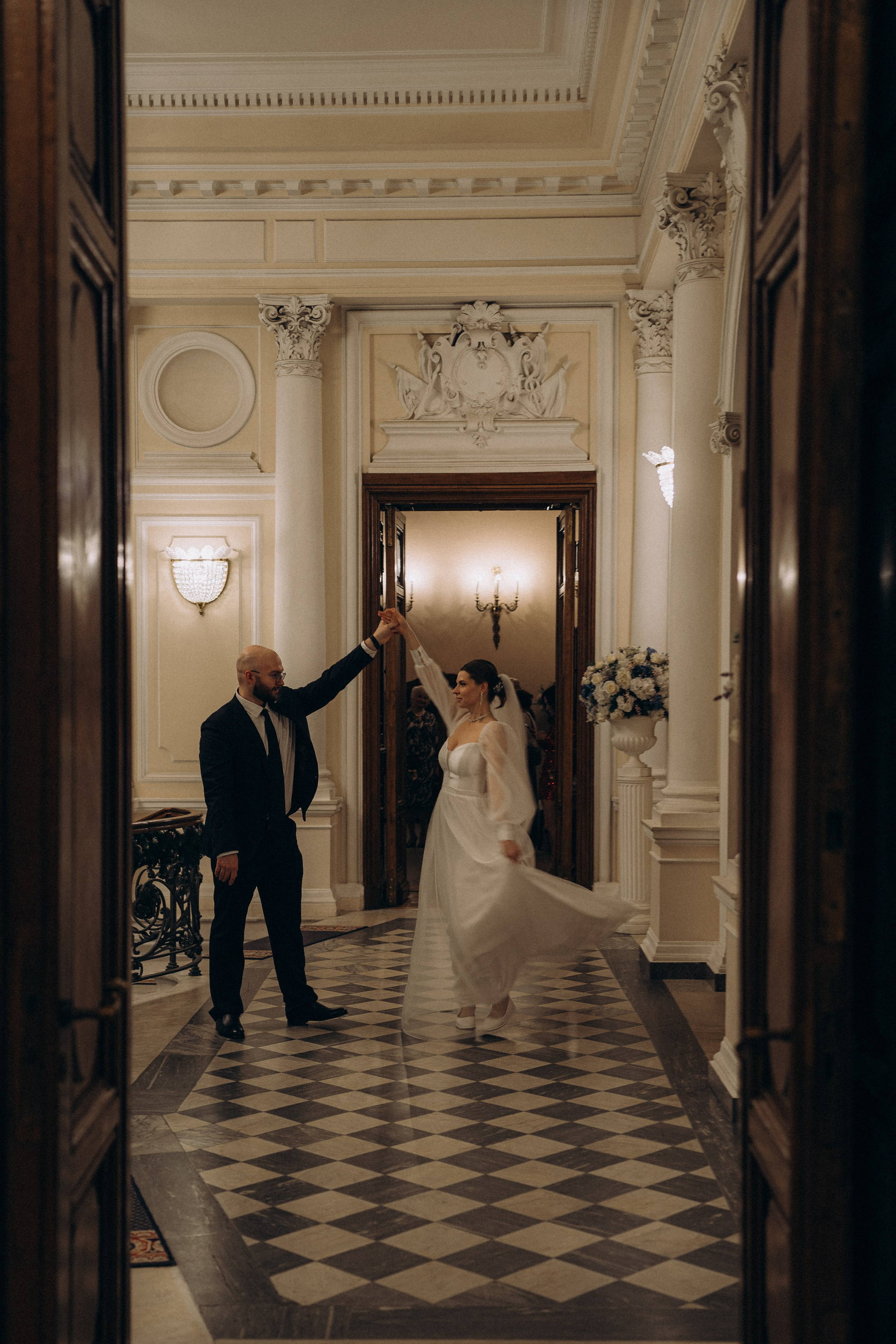 СВАДЕБНАЯ СЬЕМКА ВО ВТОРОМ ДВОРЦЕ (ДЕКАБРЬ) ТАКЖЕ СЬЕМКА В СТУДИИ НА ЧЕРНЫШЕВСКОЙ. Профессиональный фотограф, Санкт-Петербург — Виктория Богомолова