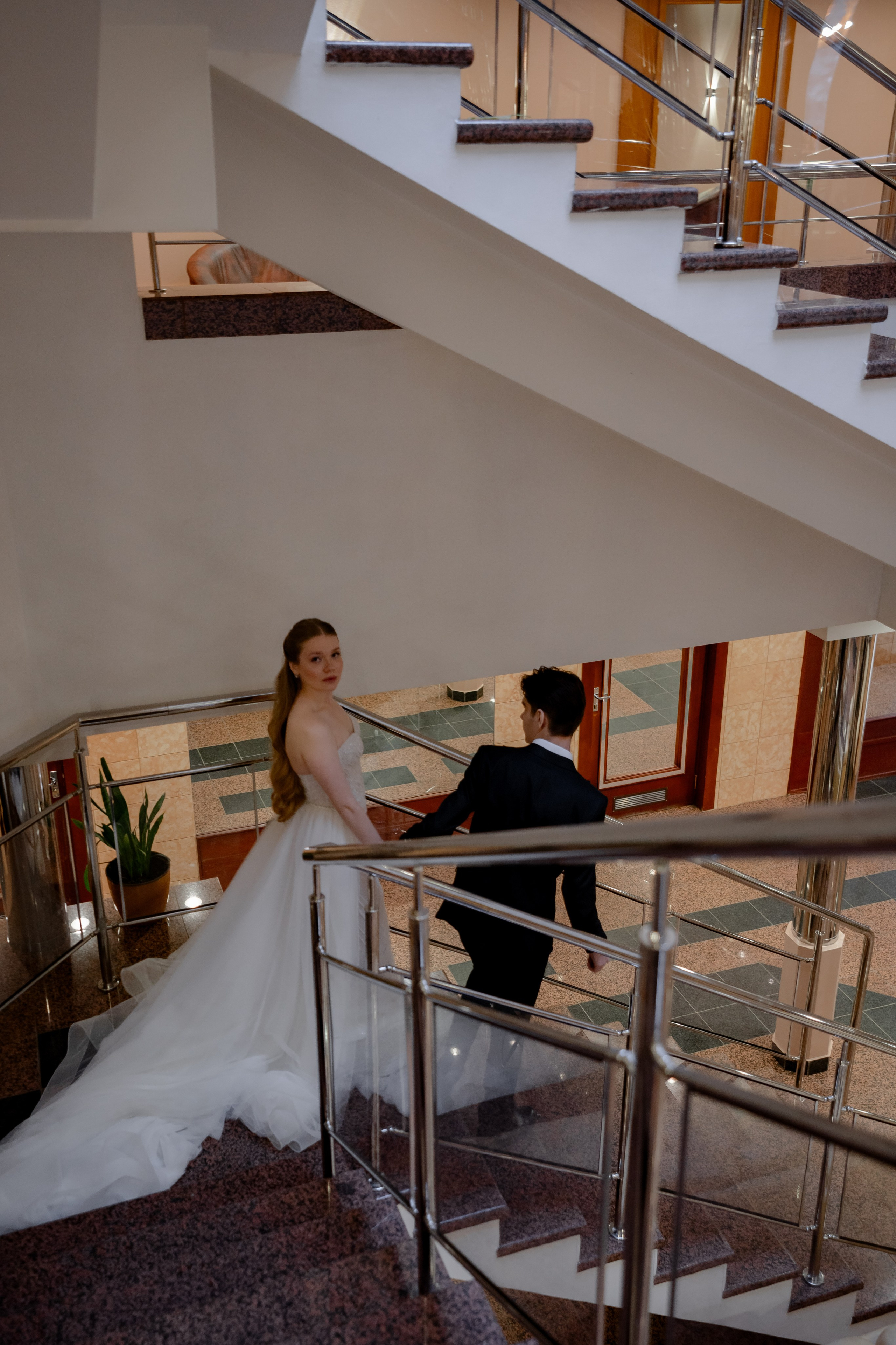 СВАДЕБНАЯ СЬЕМКА СБОРОВ В ОТЕЛЕ И ВЫЕЗД НА ЦЕРЕМОНИЮ (СНЯТО В СИБИРЕ В НИЖНЕВАРТОВСКЕ)М. Профессиональный фотограф, Санкт-Петербург — Виктория Богомолова