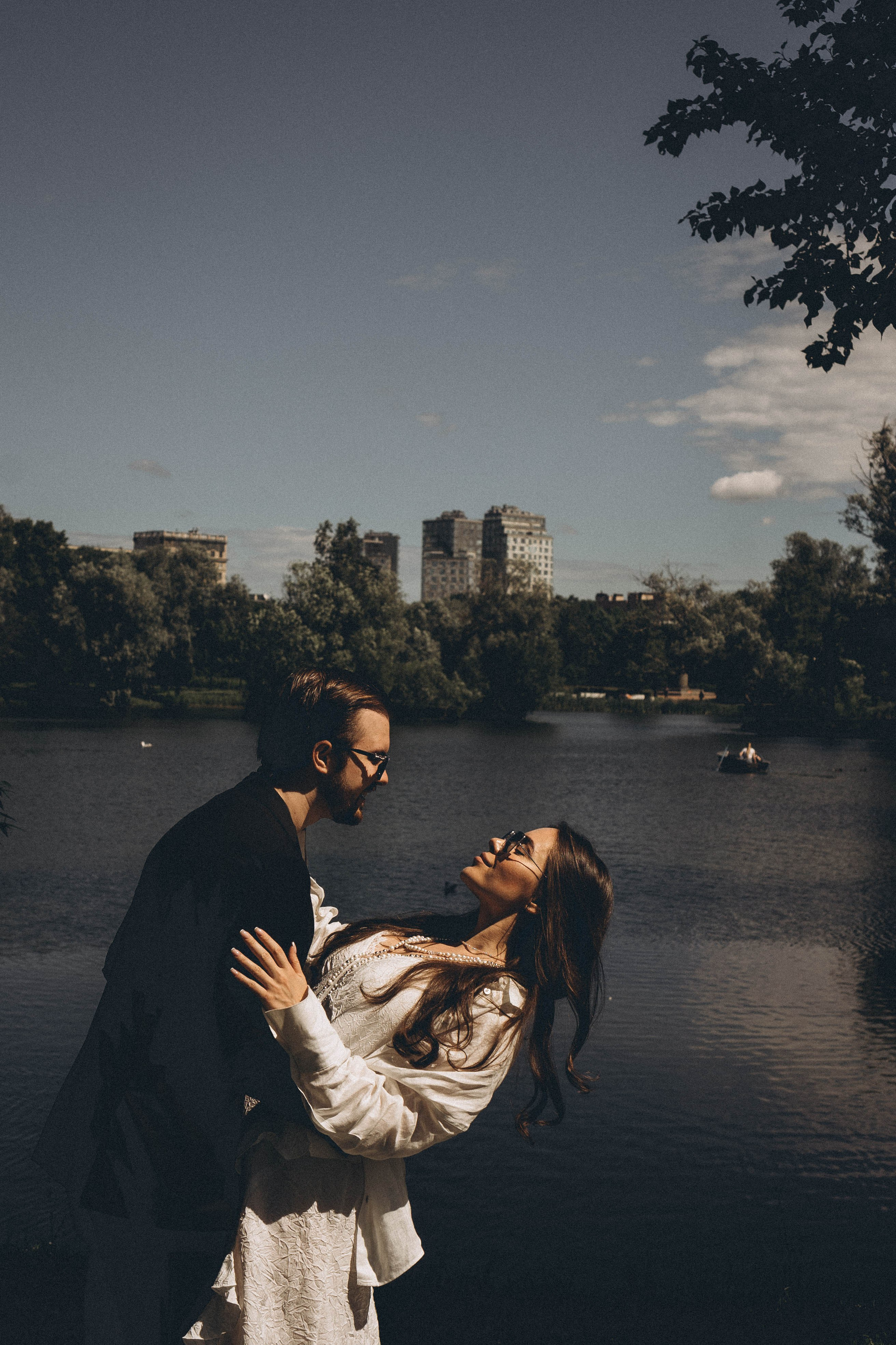 СВАДЕБНАЯ СЬЕМКА В ПАРКЕ ПОБЕДЫ И ПРОГУЛКА ПО МОСКОВСКОМУ ПРОСПЕКТУ. Профессиональный фотограф, Санкт-Петербург — Виктория Богомолова