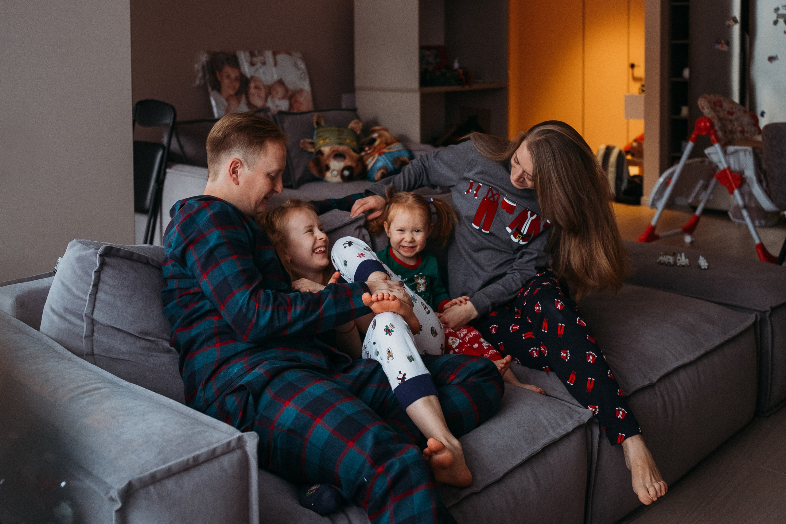 Новогодняя домашняя фотосессия. Семейный и детский фотограф в Санкт-Петербурге