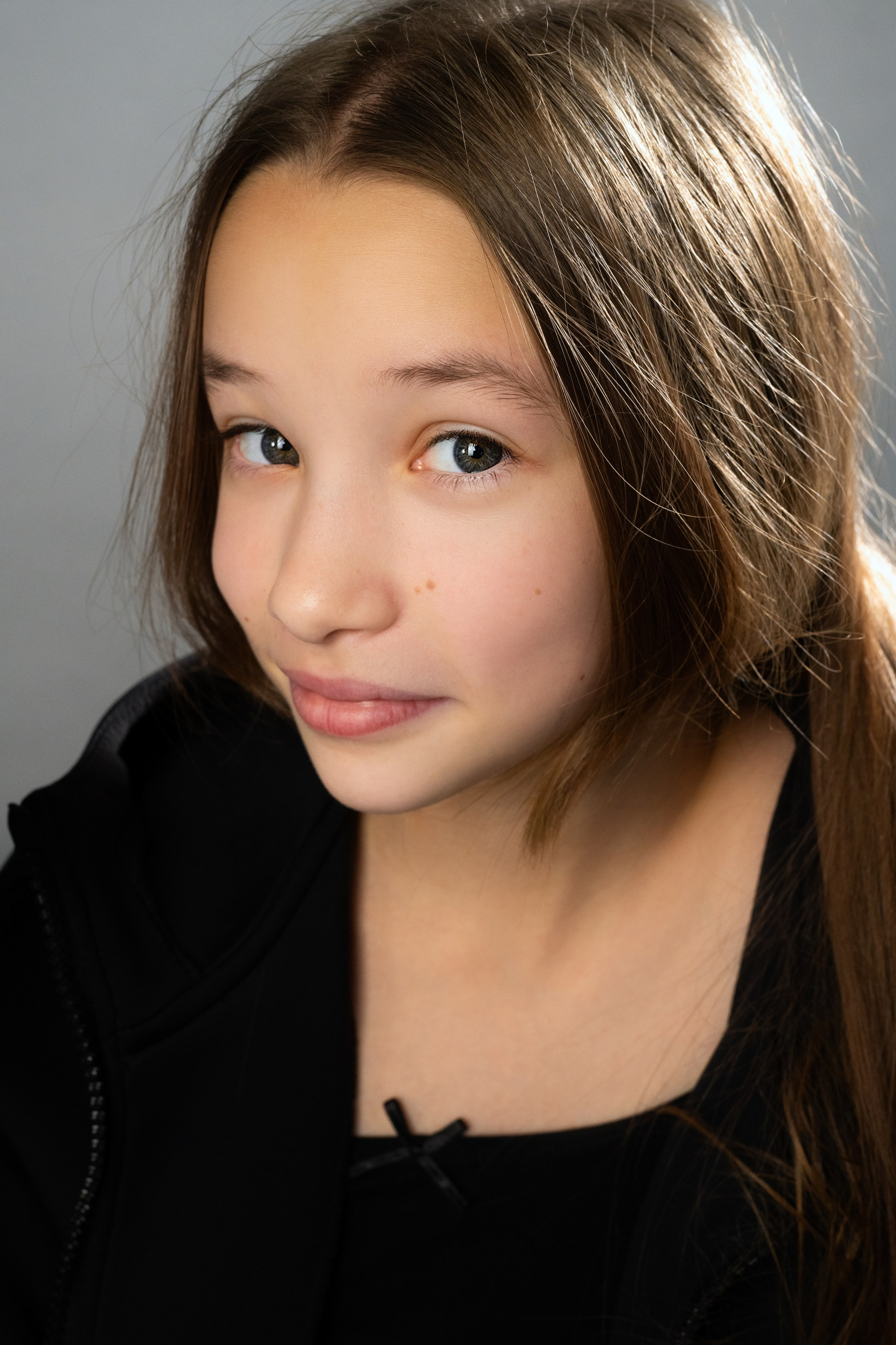 Студийная съёмка девочки в стиле Нью-Йорк