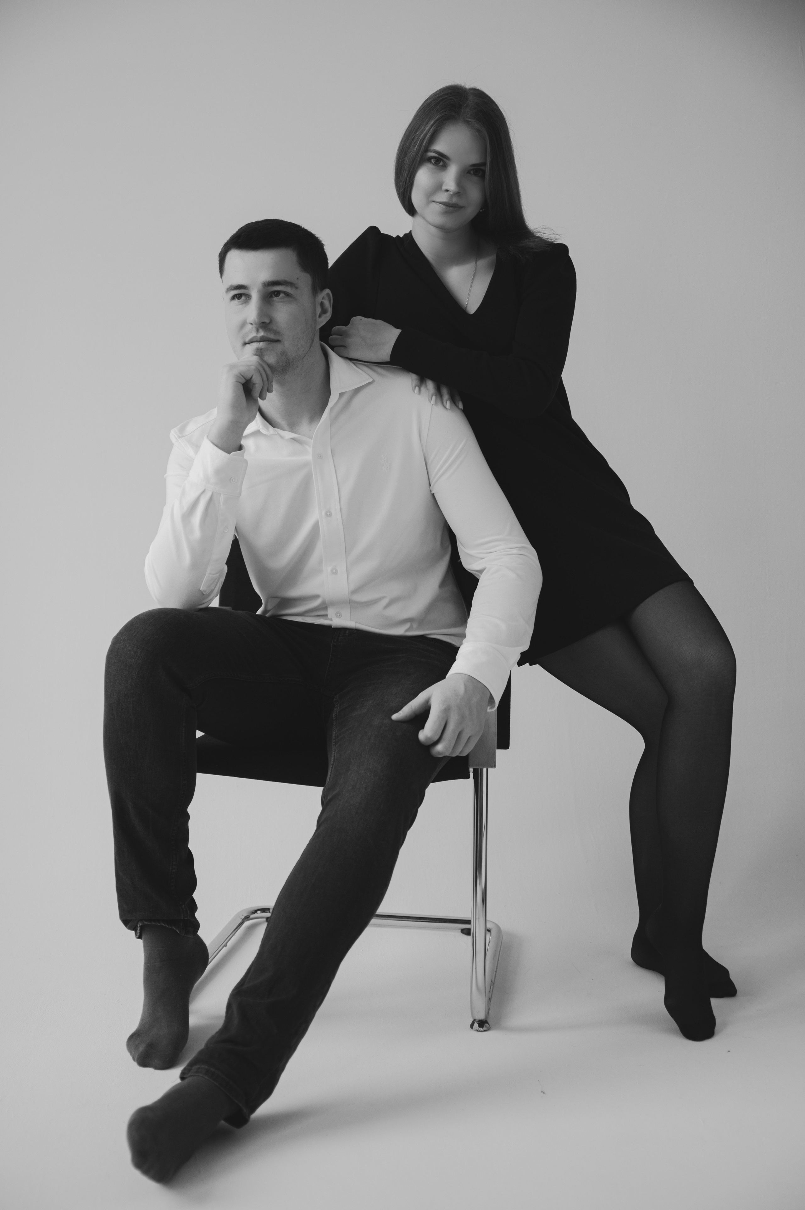 Предсвадебная лавстори в студии в Москве. Свадебный и портретный фотограф в Москве Жердев Даниил