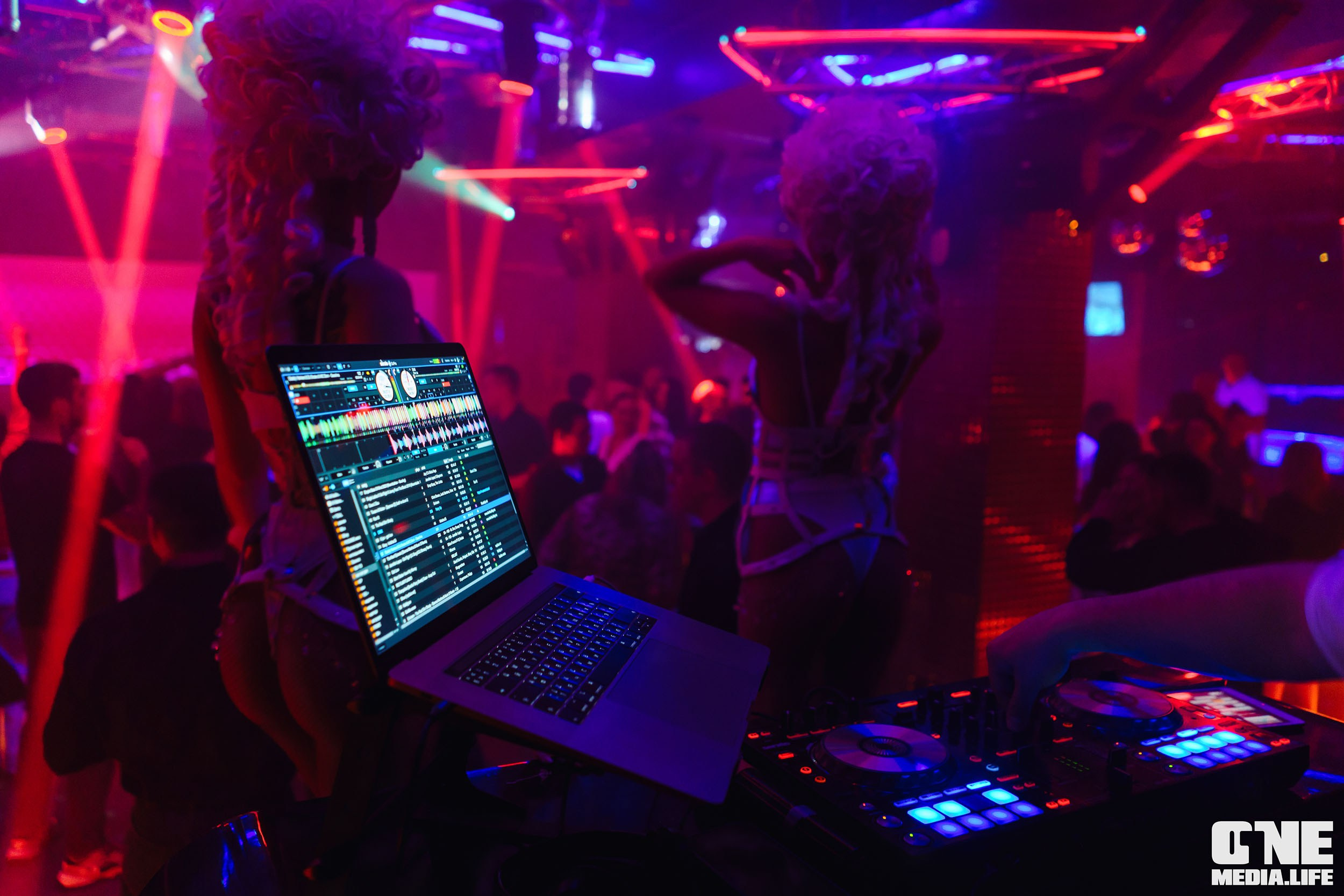 Фоторепортаж из РК Планета. One Media Life: фоторепортажи, фотоотчеты с мероприятий и заведений