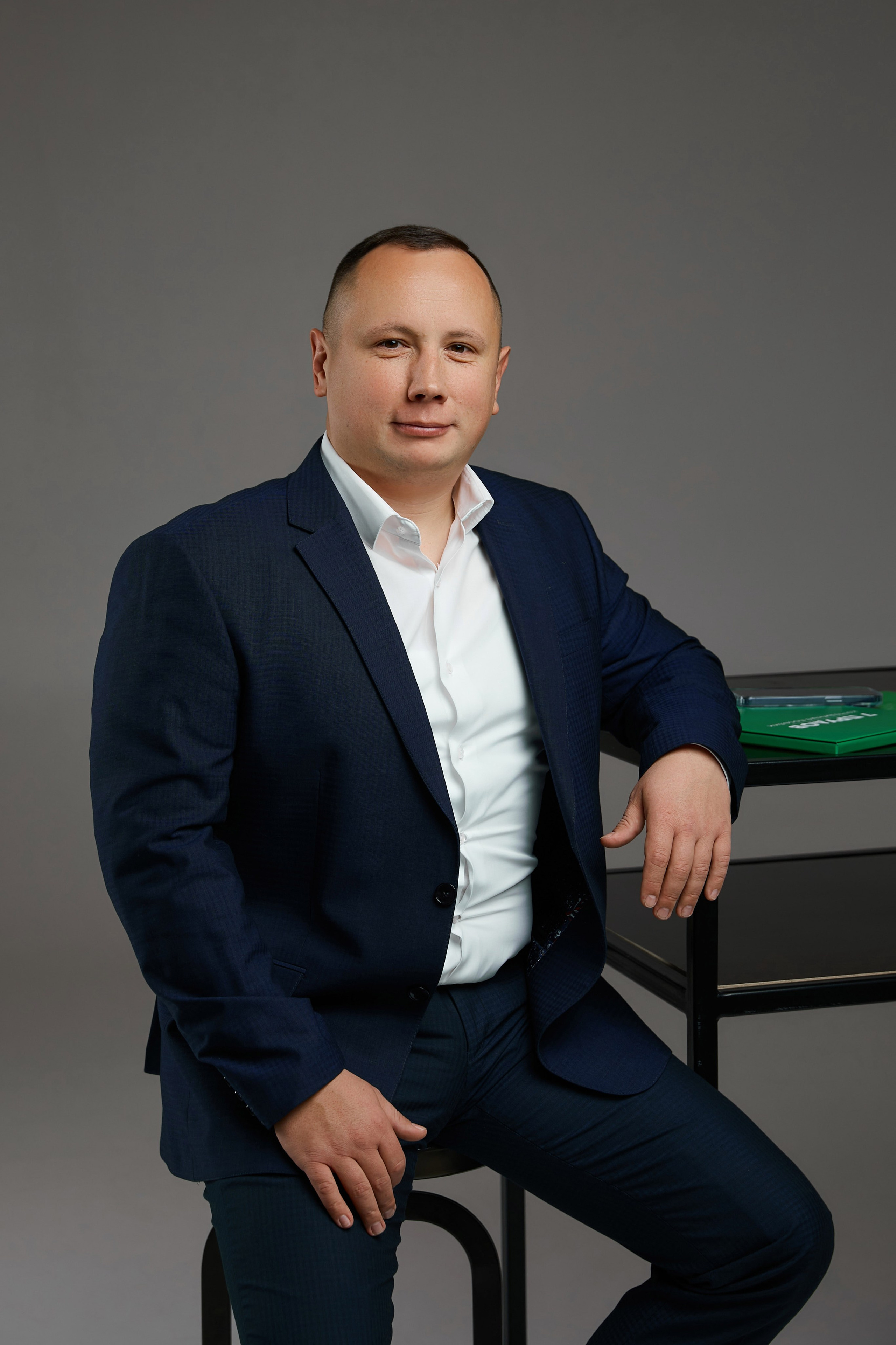 Индивидуальная фотосессия, портреты для сайта, контент съемка. Фотограф Ксения Талькина — PRОкниги — Екатеринбург