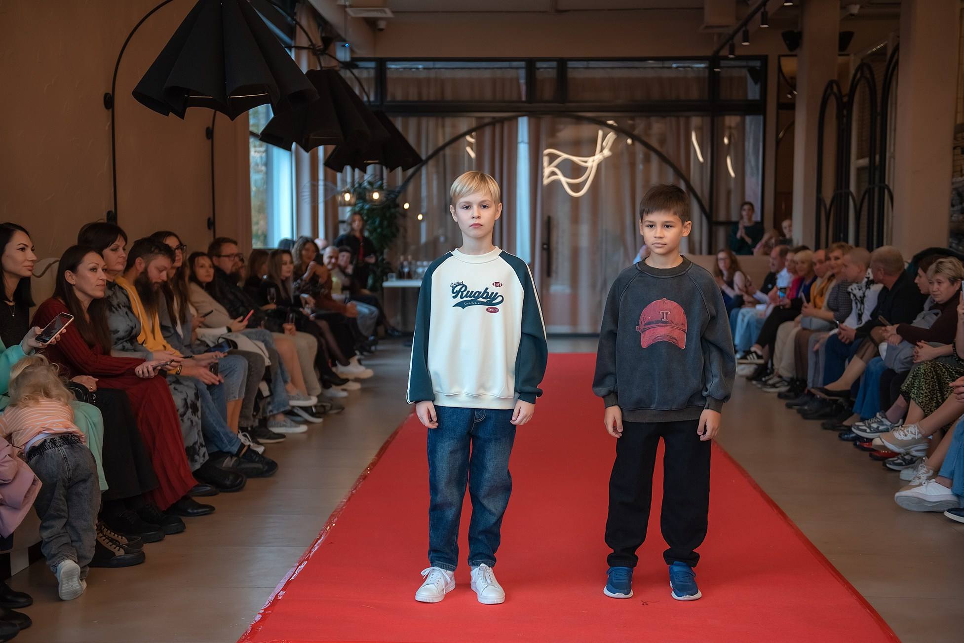 HAPPYkids дефиле в день мамы. Семейный и коммерческий фотограф в Сочи Александр Бодунов