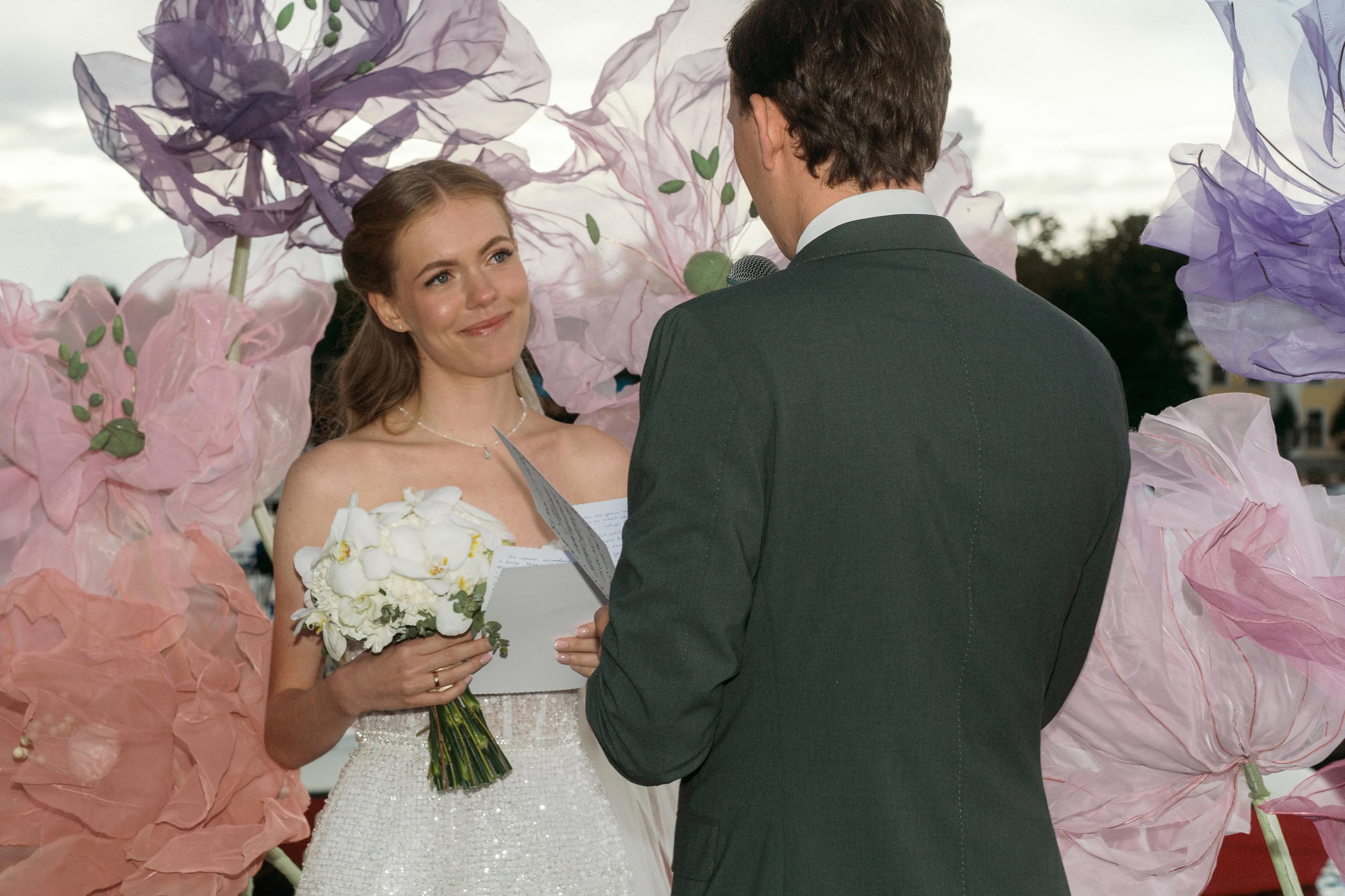 Арина и Илья — свадьба в Петербурге, цифра и плёнка. Свадебный фотограф Дмитрий Родионов — Санкт-Петербург и Ленинградская область