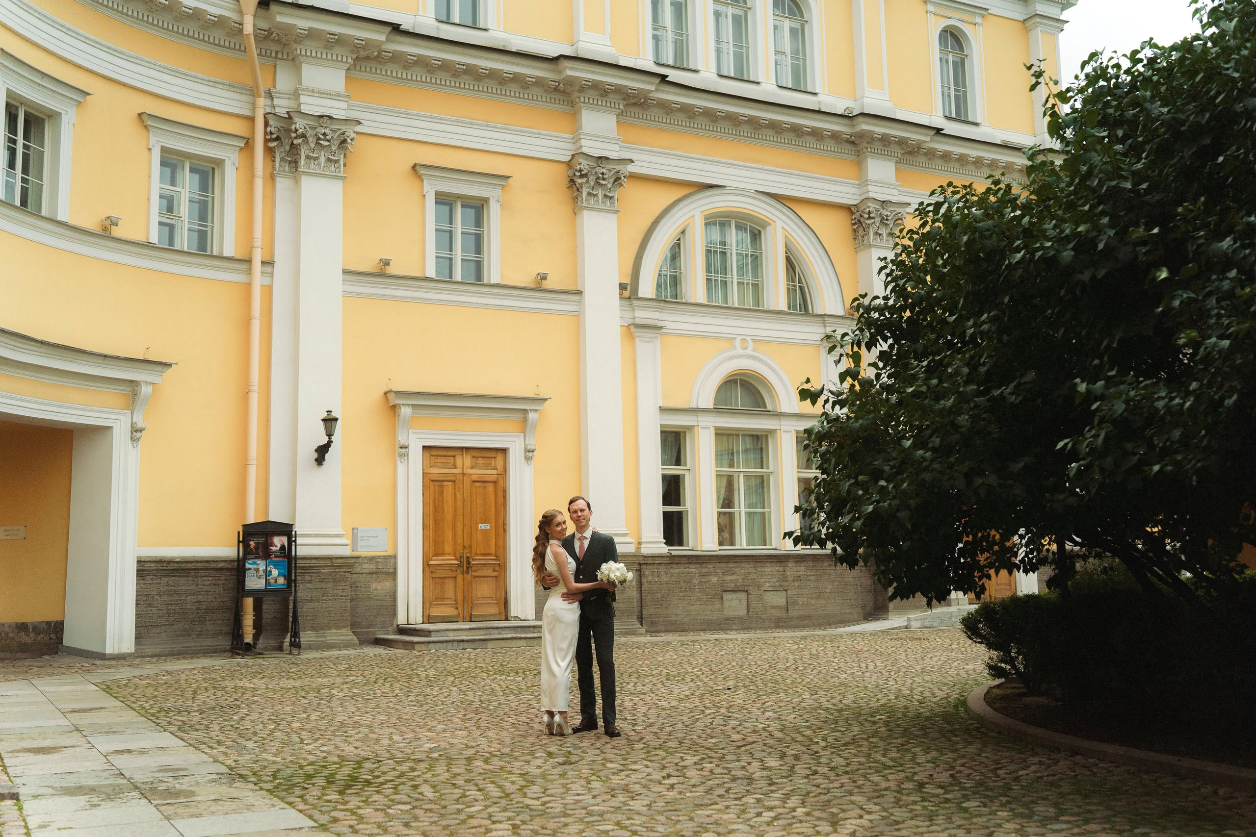 Арина и Илья — свадьба в Петербурге, цифра и плёнка. Свадебный фотограф Дмитрий Родионов — Санкт-Петербург и Ленинградская область