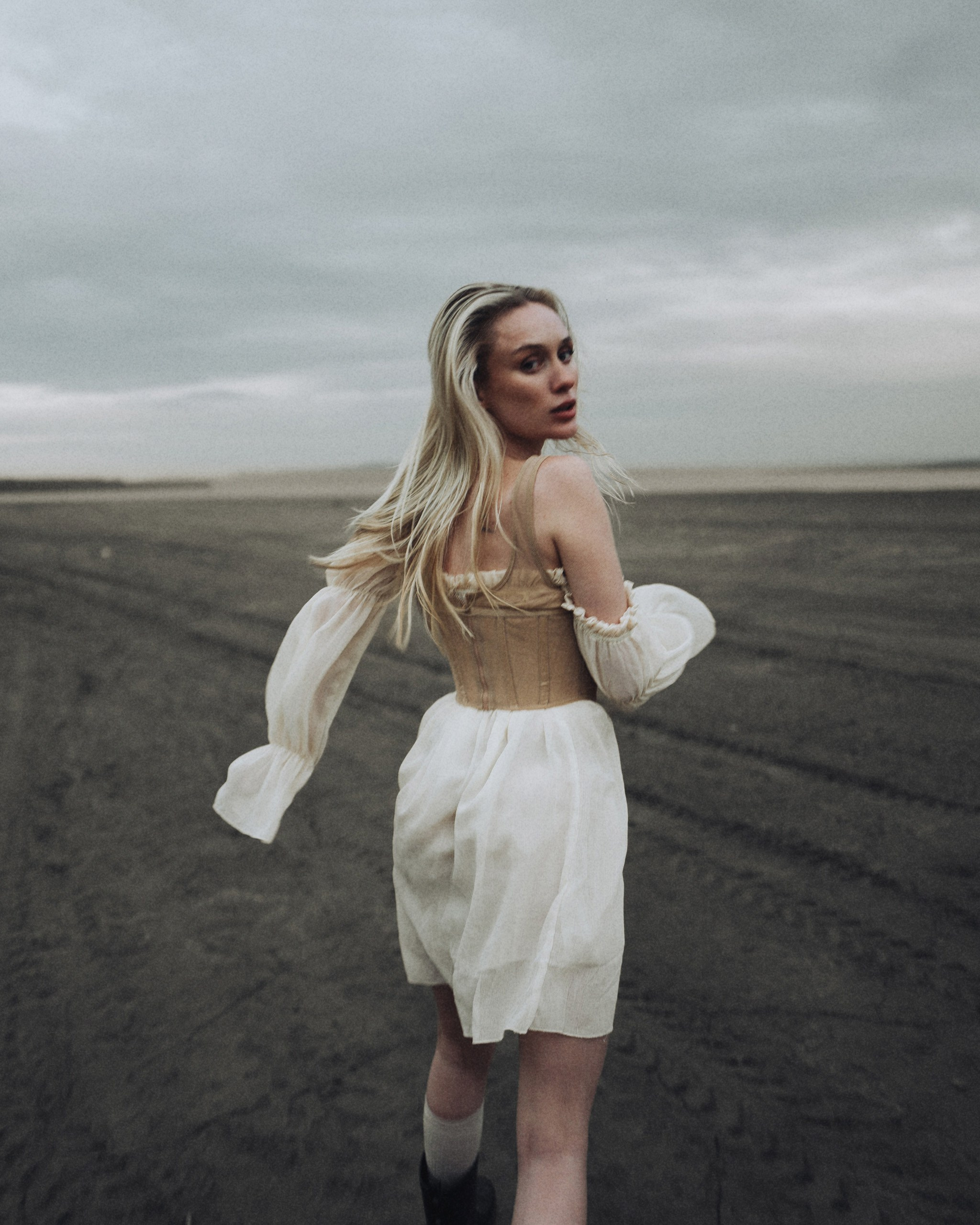 Даша «Сухой берег». Никита Линейцев — индивидуальный портретный фотограф в Москве и Иркутске