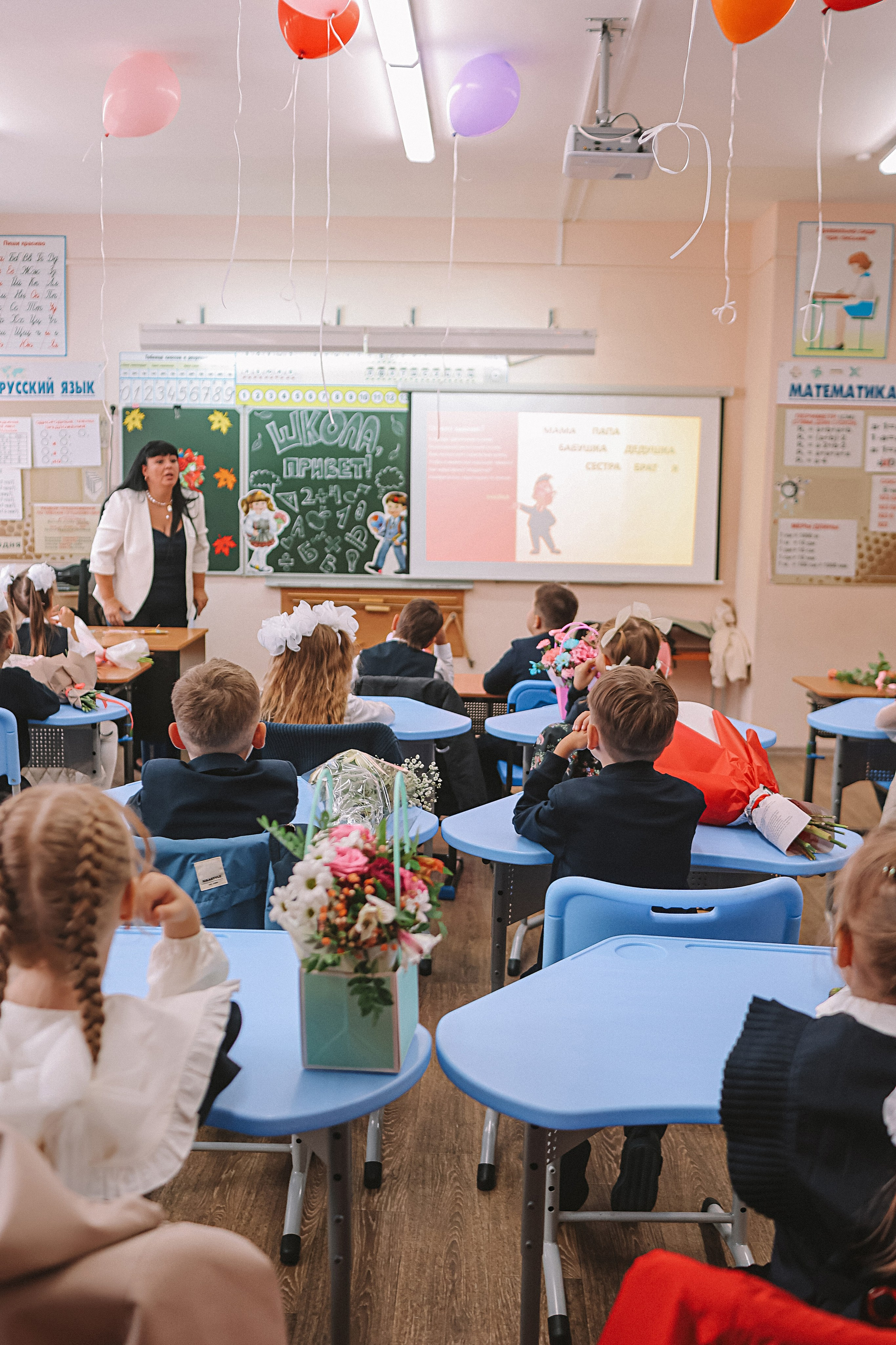 1 сентября линейка+кл час+портреты. Семейный фотограф Тюмень, фотограф на роды Салмина Мария