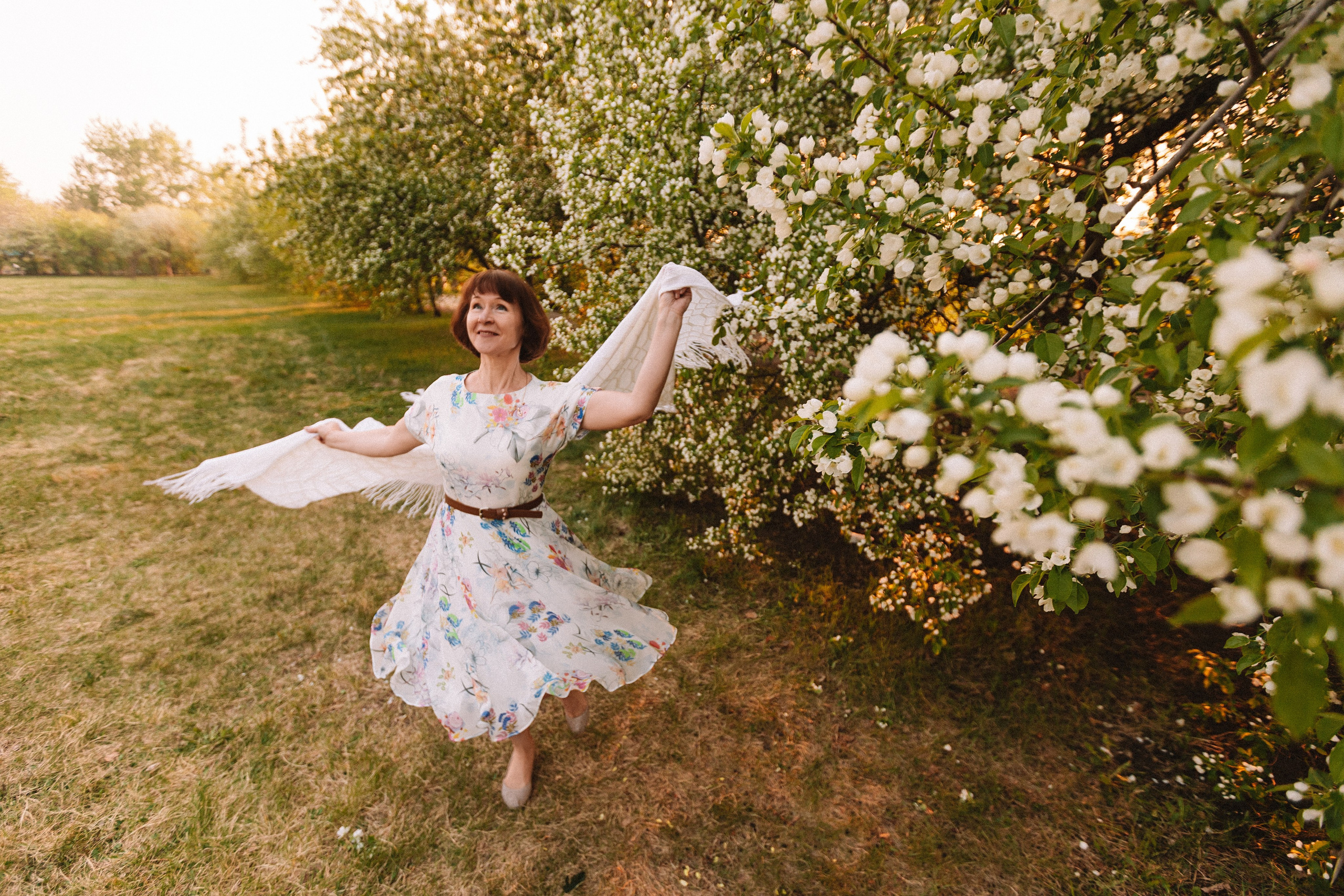 Яблони. Семейный фотограф Тюмень, фотограф на роды Салмина Мария