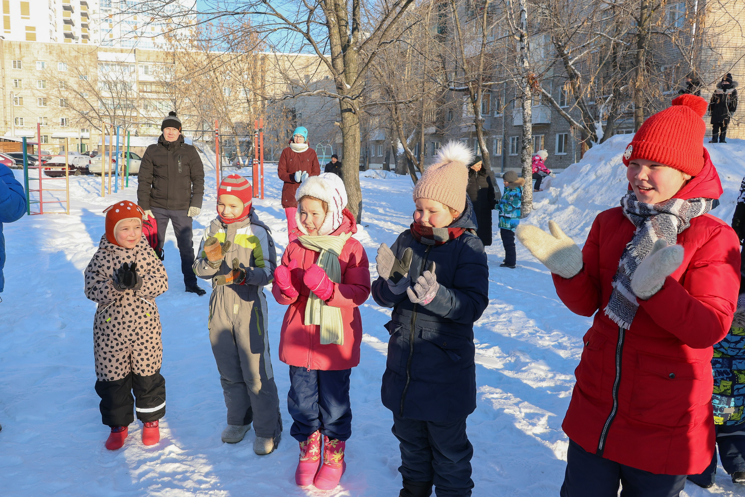 Новогодний праздник на улице