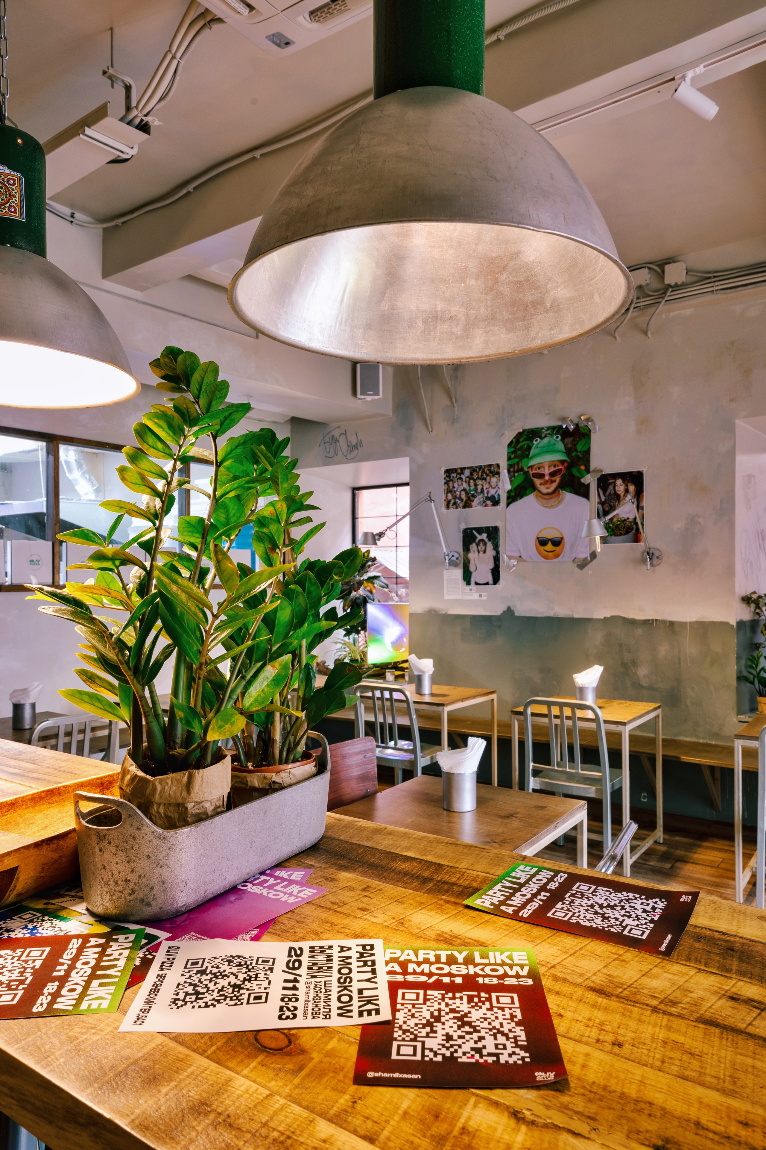 Party like a Moscow EXHIBITION Oliv Pizza 🍕. Портретный и ивент-фотограф в Москве