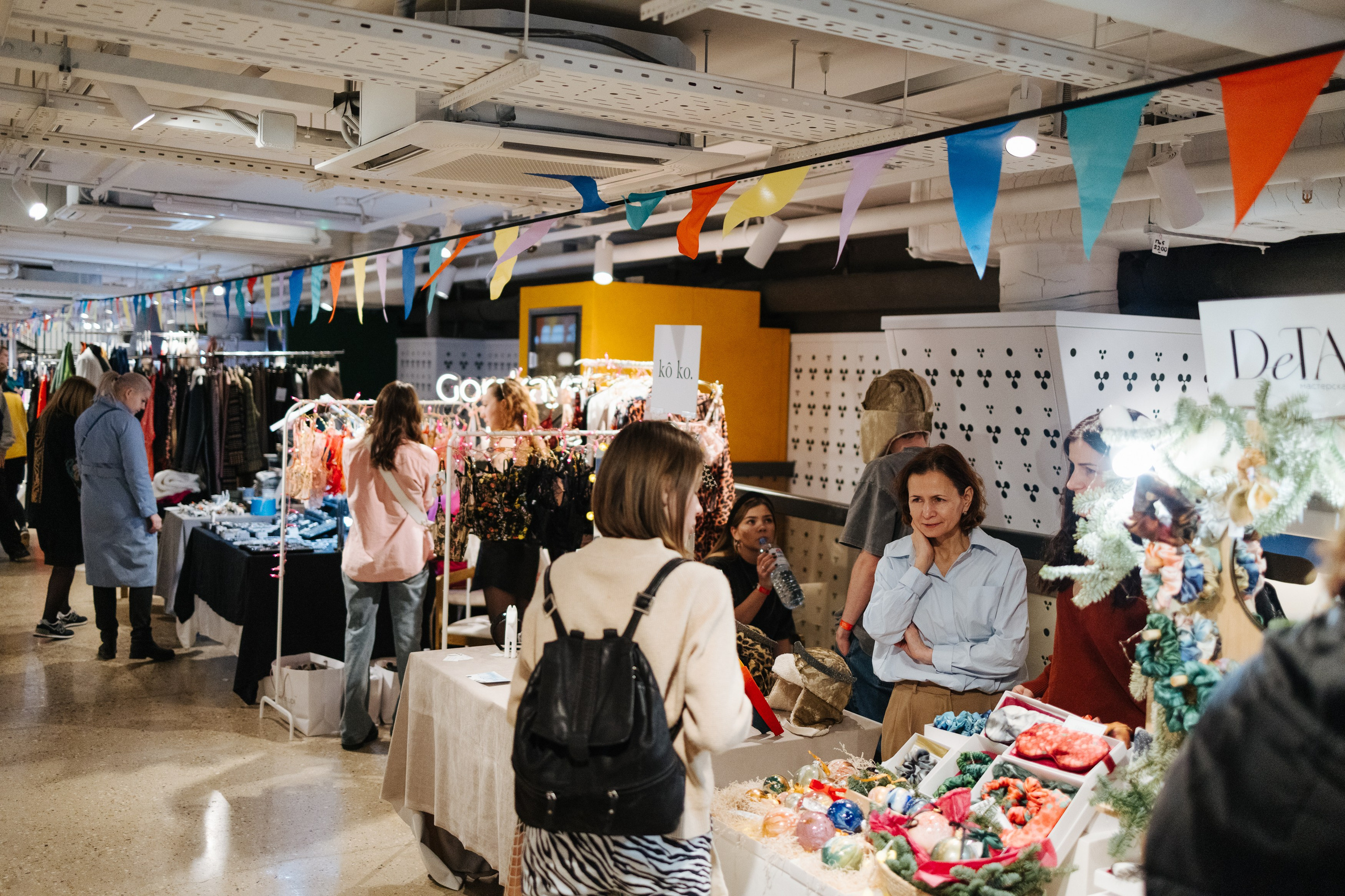 23–24 декабря 2023 в «Три вокзала. Депо» / День 2 / фото Валерий Белобеев. Фотоотчеты «Ламбада-маркета»