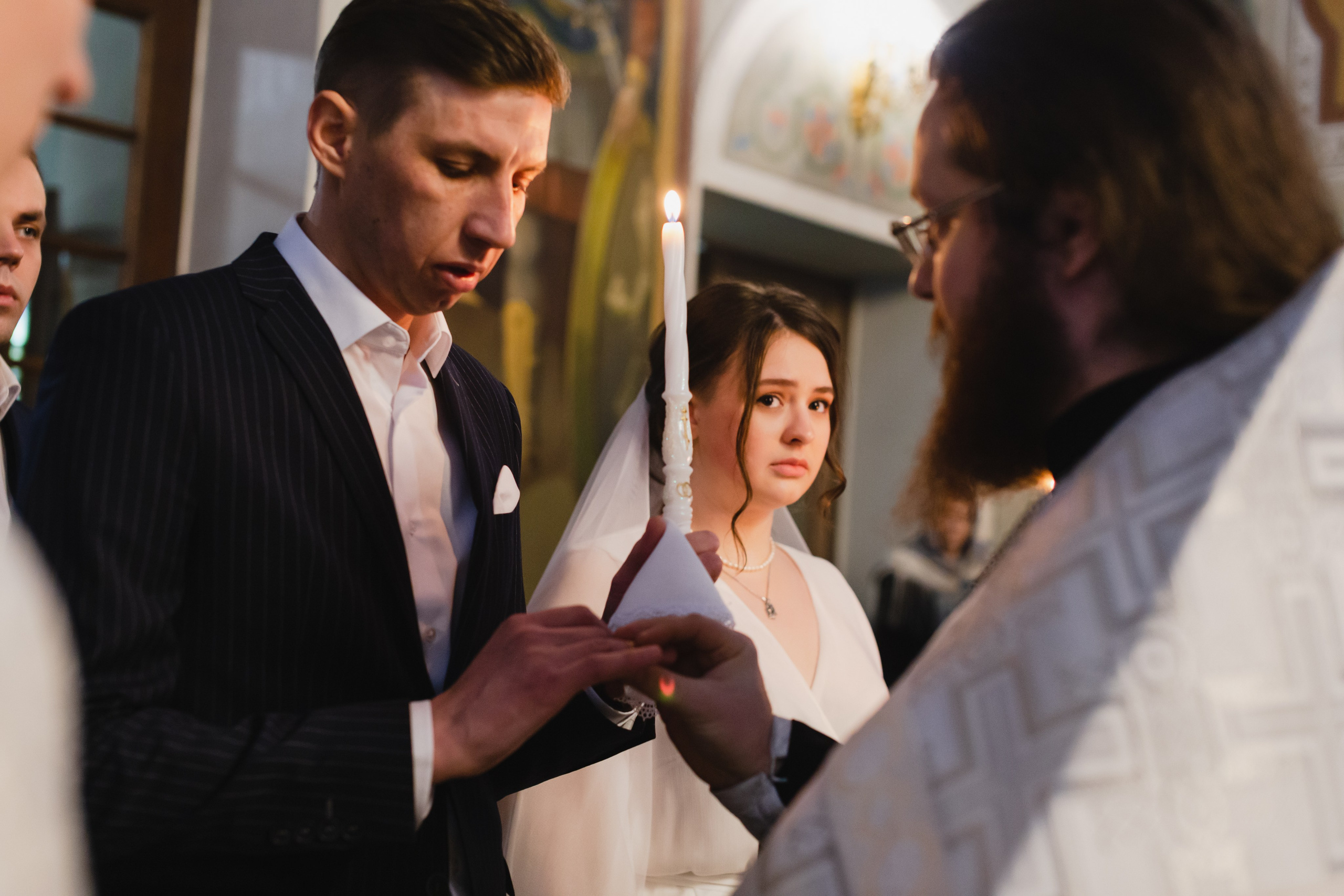 Таинство венчания - важное событие в жизни каждого христианина. Такие моменты важно сохранить не только в памяти, но и на цифровых носителях, а еще лучше в фотокниге.