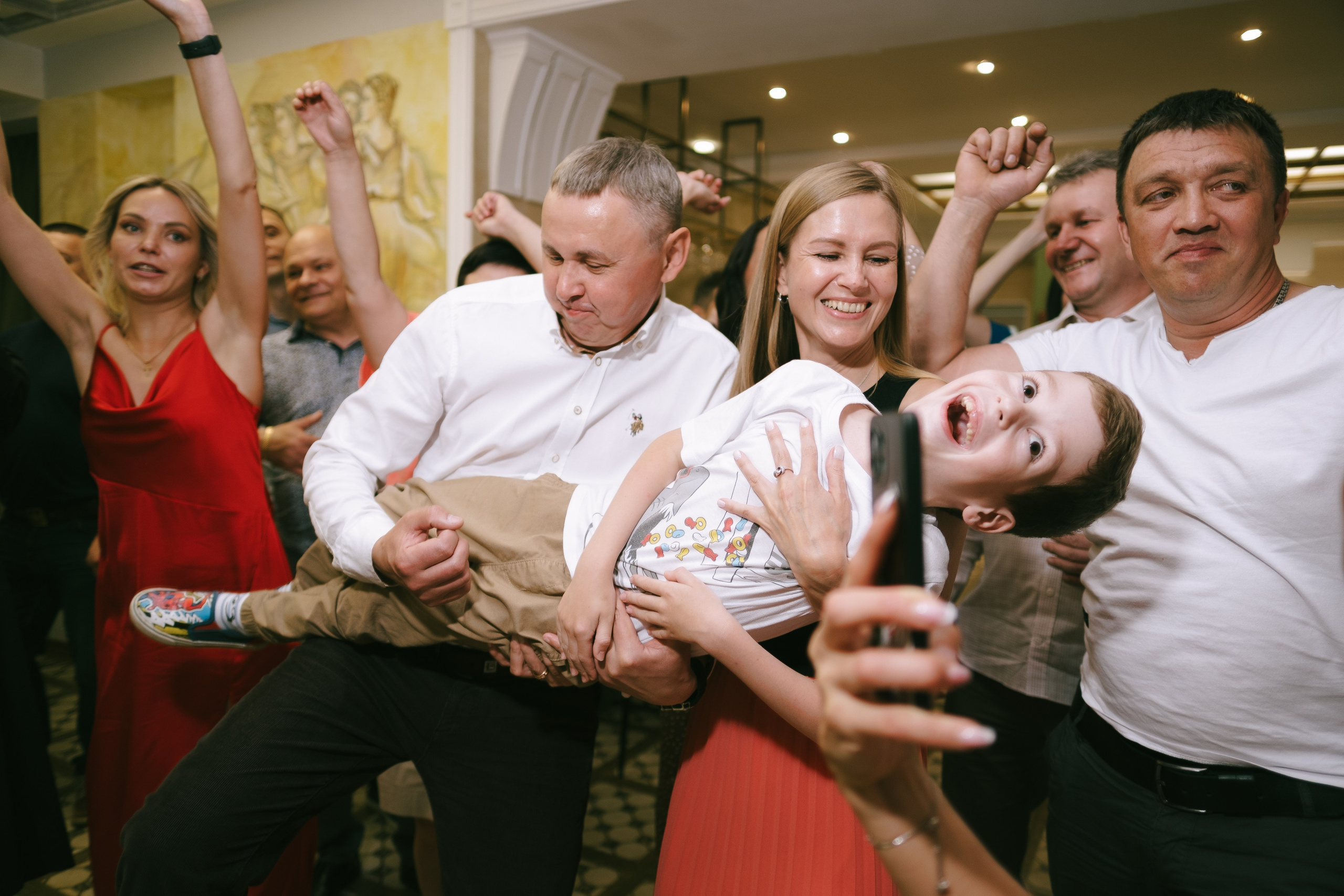 Выпускной школа 33. Свадебный и репортажной фотограф Денис Ожигин в Краснодаре и Краснодарском крае