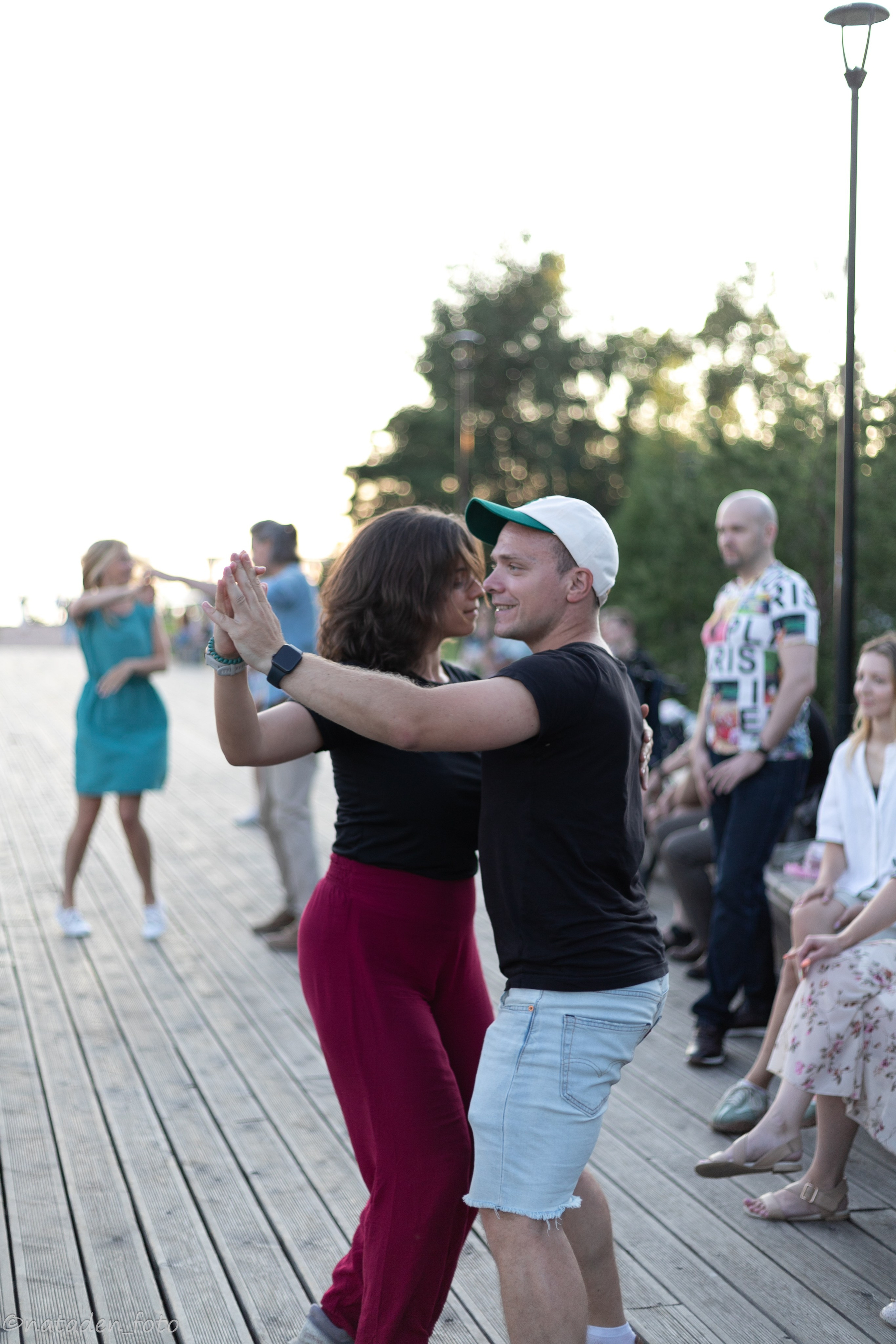 Летние танцы на берегу Финского залива. Фотограф в Санкт-Петербурге Наталия Денисова