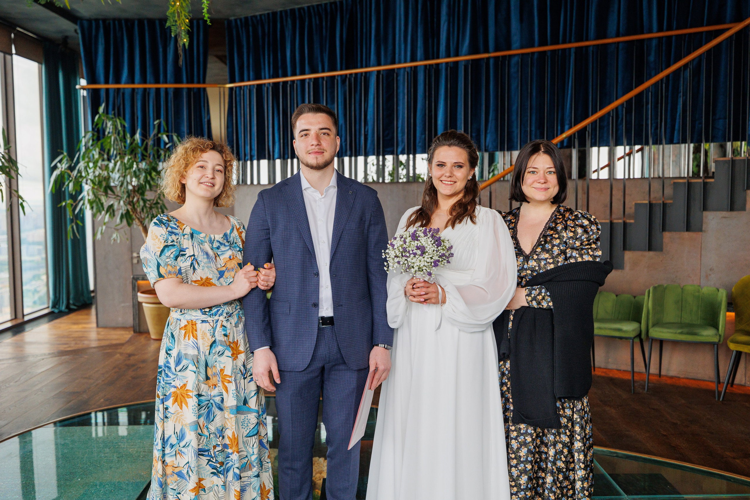 Фотограф на регистрацию в ЗАГС Москва Сити Birds Башня ОКО. Примеры фото, отзывы молодоженов и заявка на регистрацию через официальный сайт.