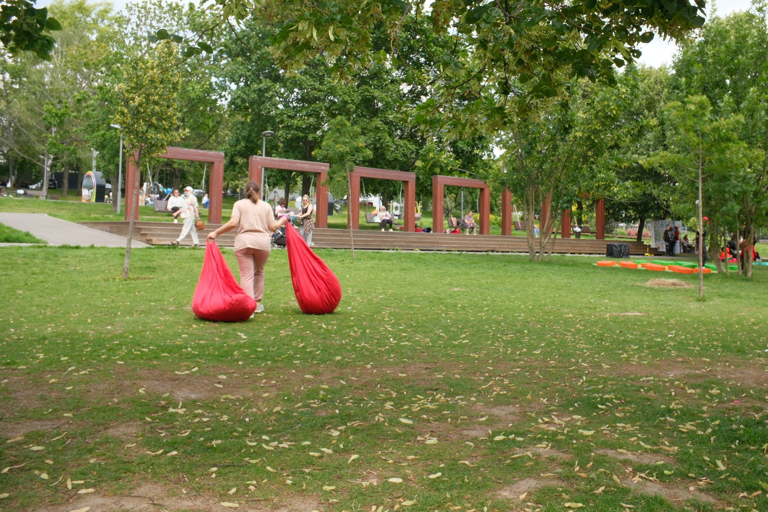 Прогулка на Каскадные пруды в Чертаново 06.07.2025. Улица, люди, жизнь…