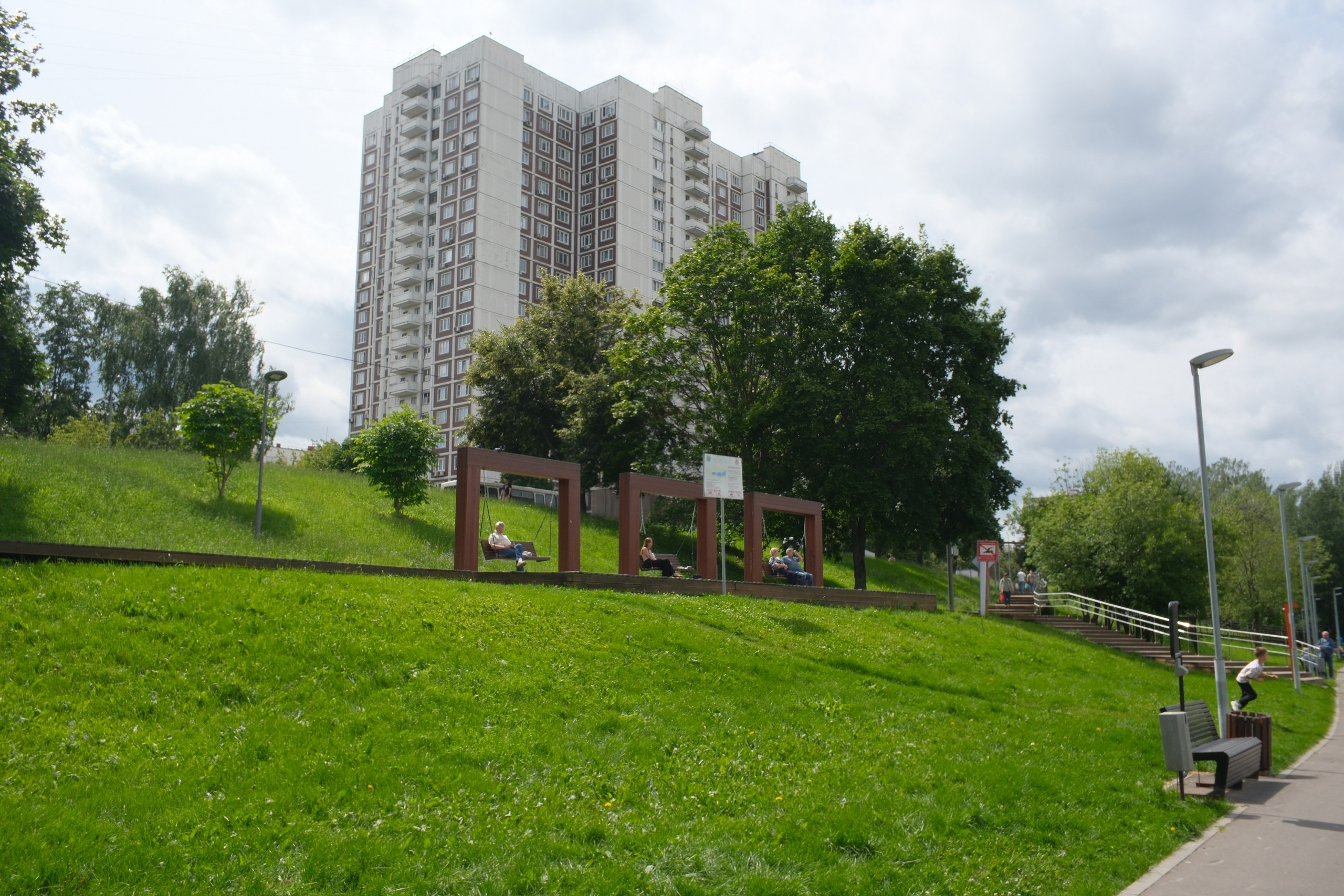 Прогулка на Каскадные пруды в Чертаново 06.07.2025. Улица, люди, жизнь…