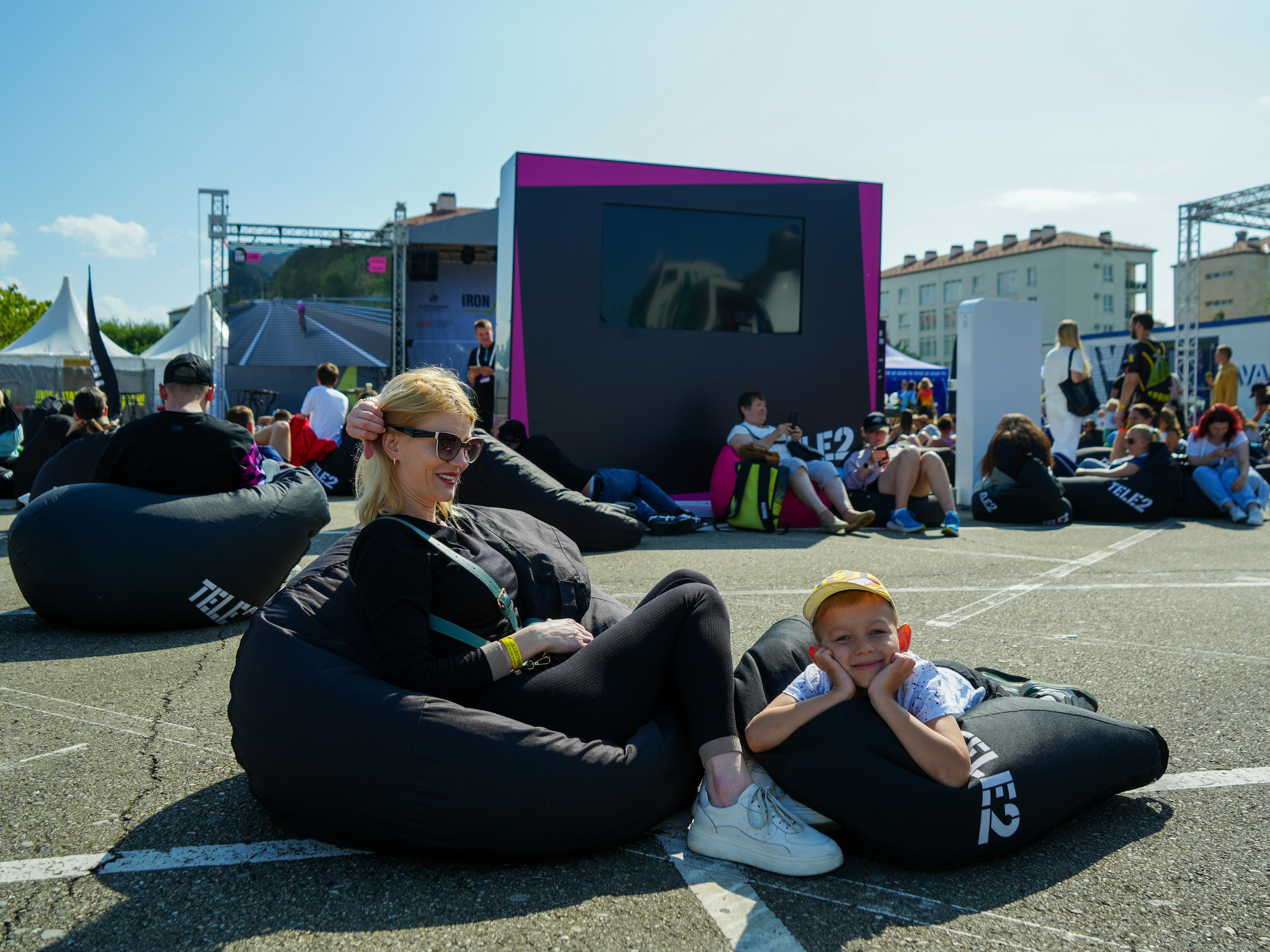 Фотоотчет партнерской интеграции для компании TELE2 на фестивале Ironstar. Репортажный фотограф в Красной Поляне и Сочи Павлюченко Екатерина