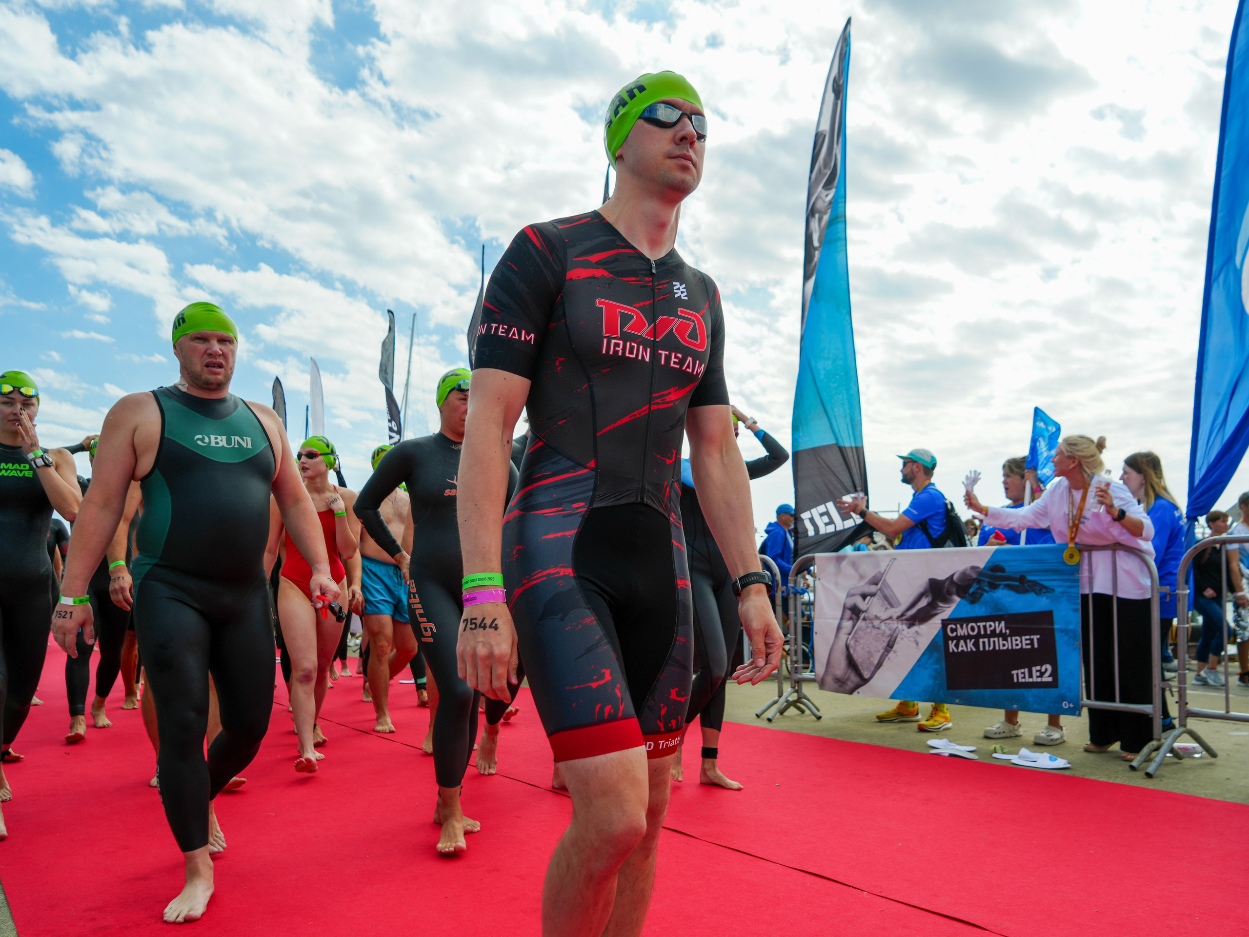 Фотоотчет партнерской интеграции для компании TELE2 на фестивале Ironstar. Репортажный фотограф в Красной Поляне и Сочи Павлюченко Екатерина