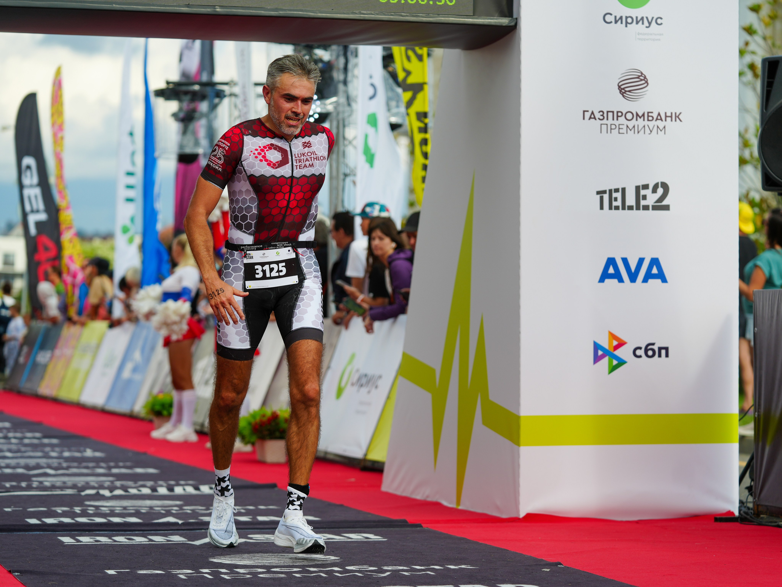 Фотоотчет партнерской интеграции для компании TELE2 на фестивале Ironstar. Репортажный фотограф в Красной Поляне и Сочи Павлюченко Екатерина