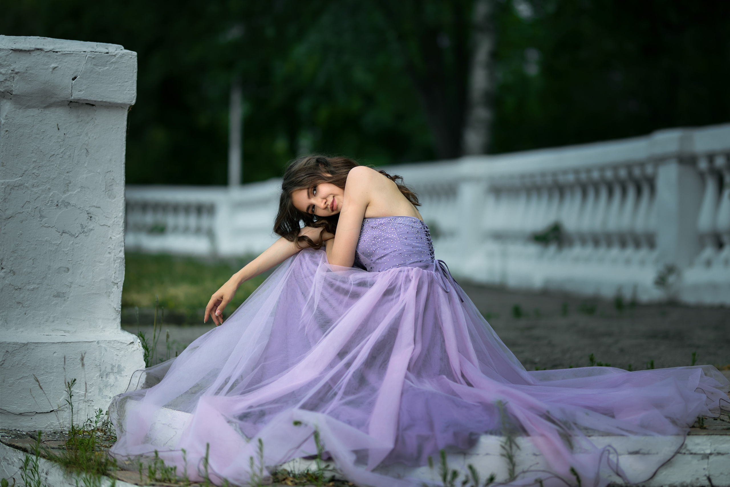 Прогулочная фотосессия в бальных и винтажных платьях. Чувашия, Чебоксары. Владимир Суздалов (ProMaXe) — Портретный фотограф, тематические фотосессии в Чебоксарах