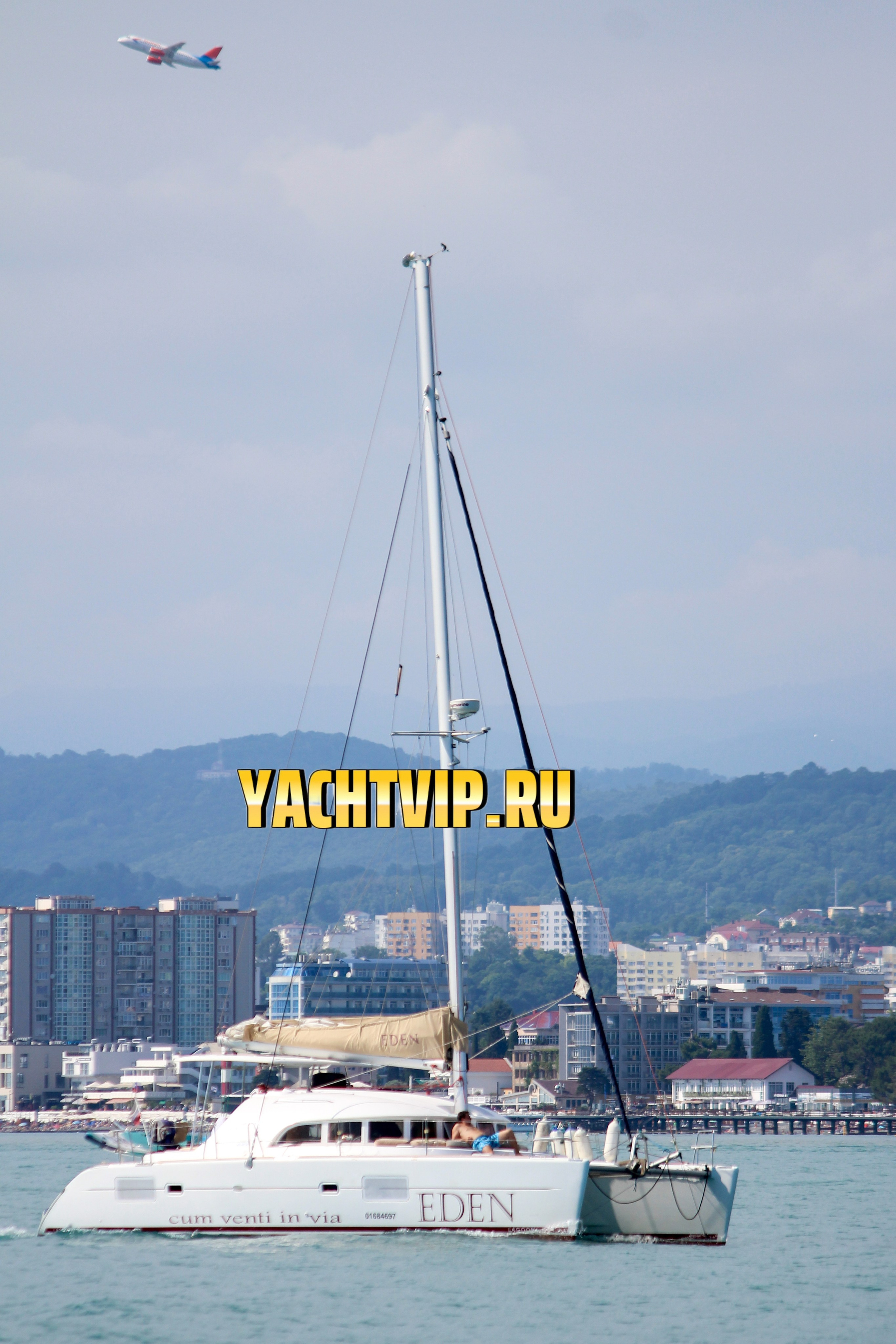 ПАРУСНЫЕ ЯХТЫ И КАТАМАРАНЫ В СОЧИ. Аренда Яхт в Сочи от Эконом до Премиум Класса