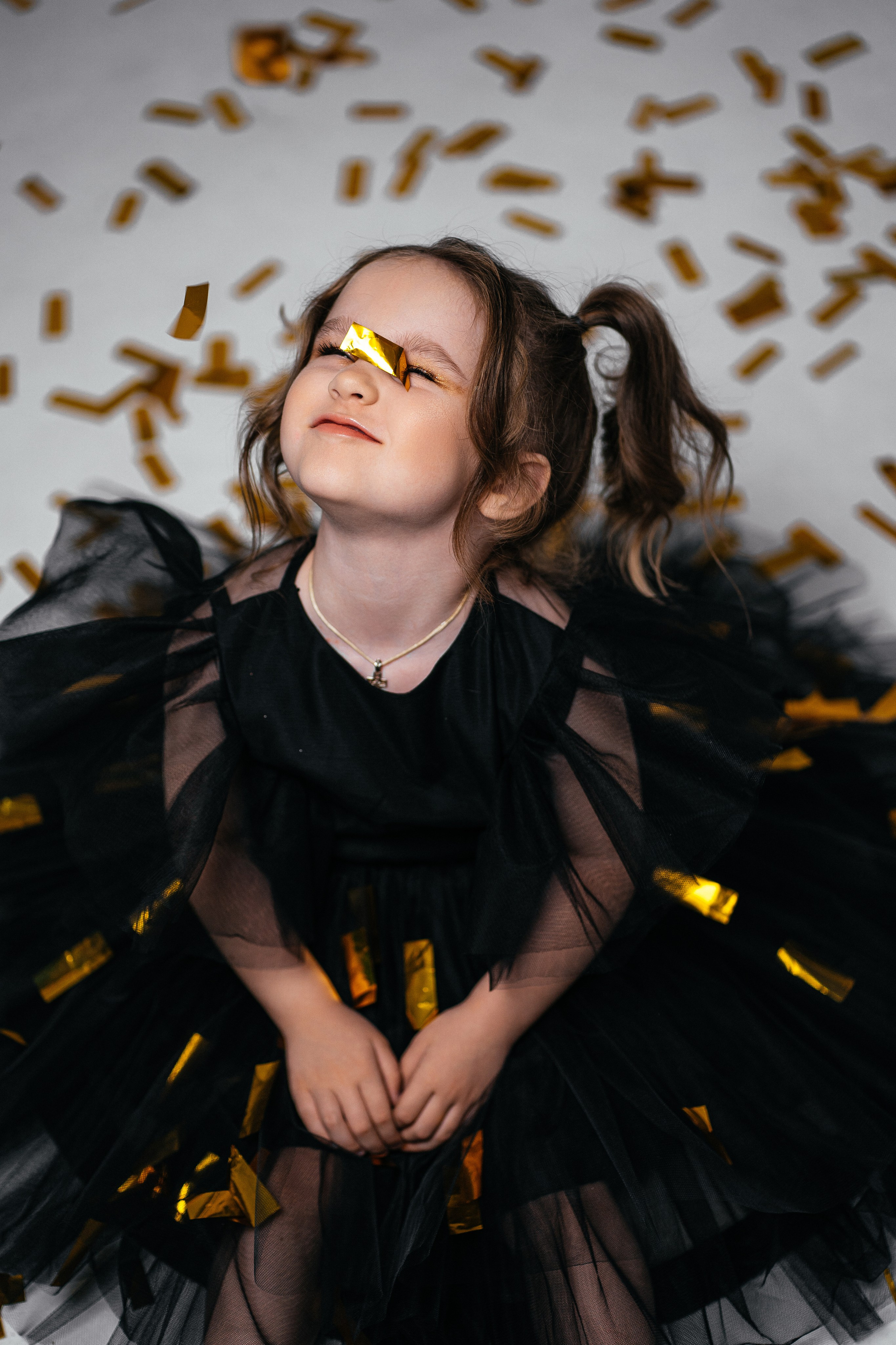 Фотосессия для девочки в платье. Фотограф Ким Наталья в Красноярске