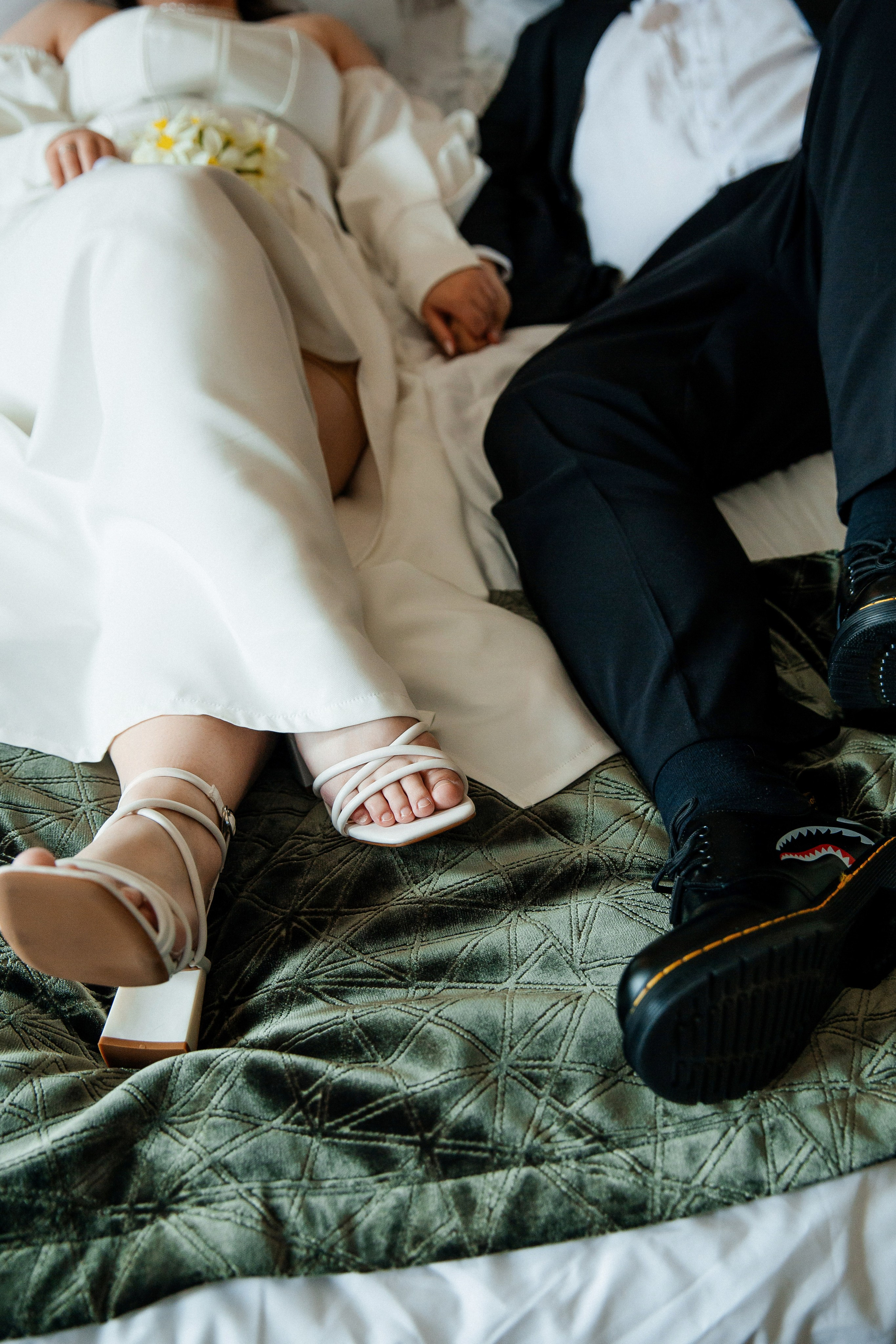 Съемка в отеле и регистрация прохладным майским днем. Свадебный фотограф в Санкт-Петербурге Вика Стукачева