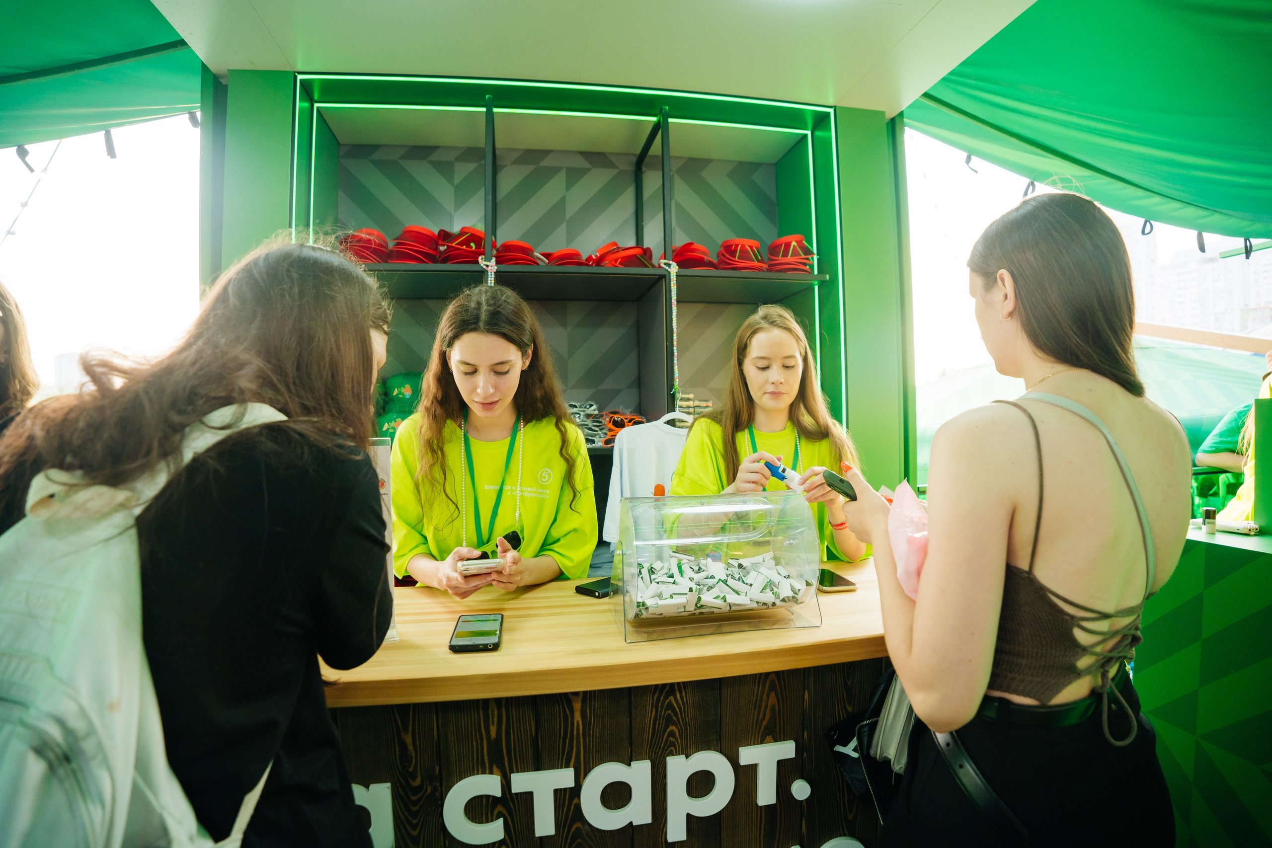 Пятерочка на VK фесте. Видеограф и Фотограф в Челябинске Ксения и Владимир Рюмины