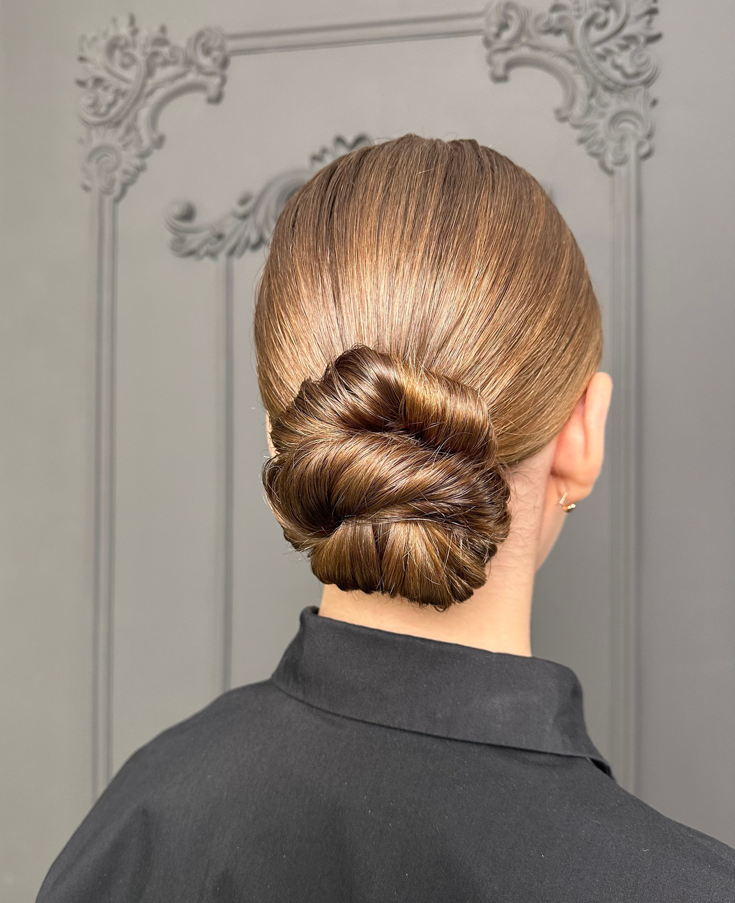 Гладкие прически. Визажист. Стилист по волосам в Москве. Анастасия Ворожейкина