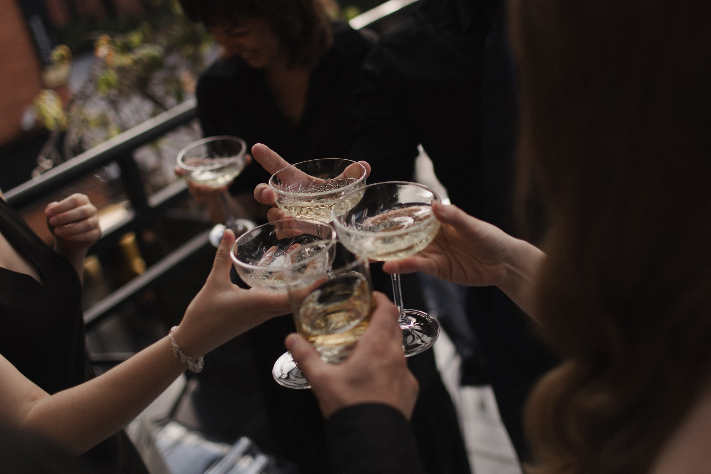 Собираемся на свадьбу вместе с фотосессией для двоих на утренние сборы. Свадебный, репортажный и портретный фотограф Сочи, Краснодар. Александра Зайцева