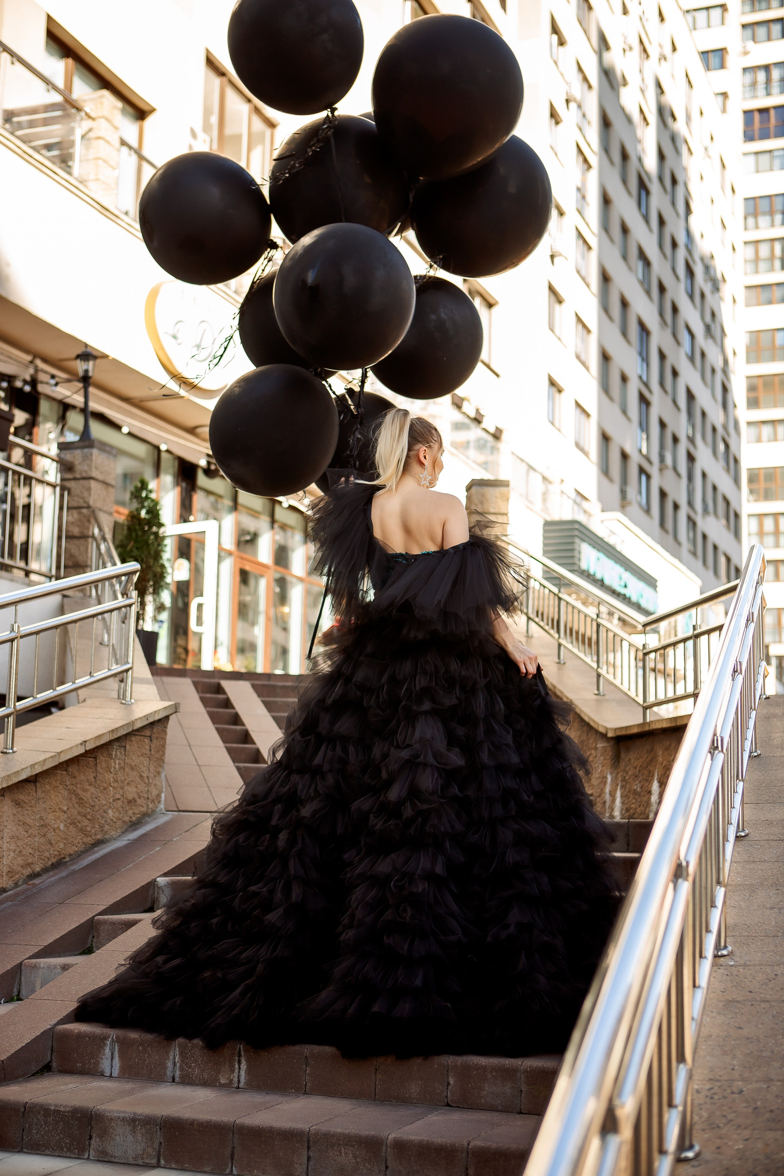 Прогулка с шарами. Семейный детский фотограф. Фотосессия в Минске