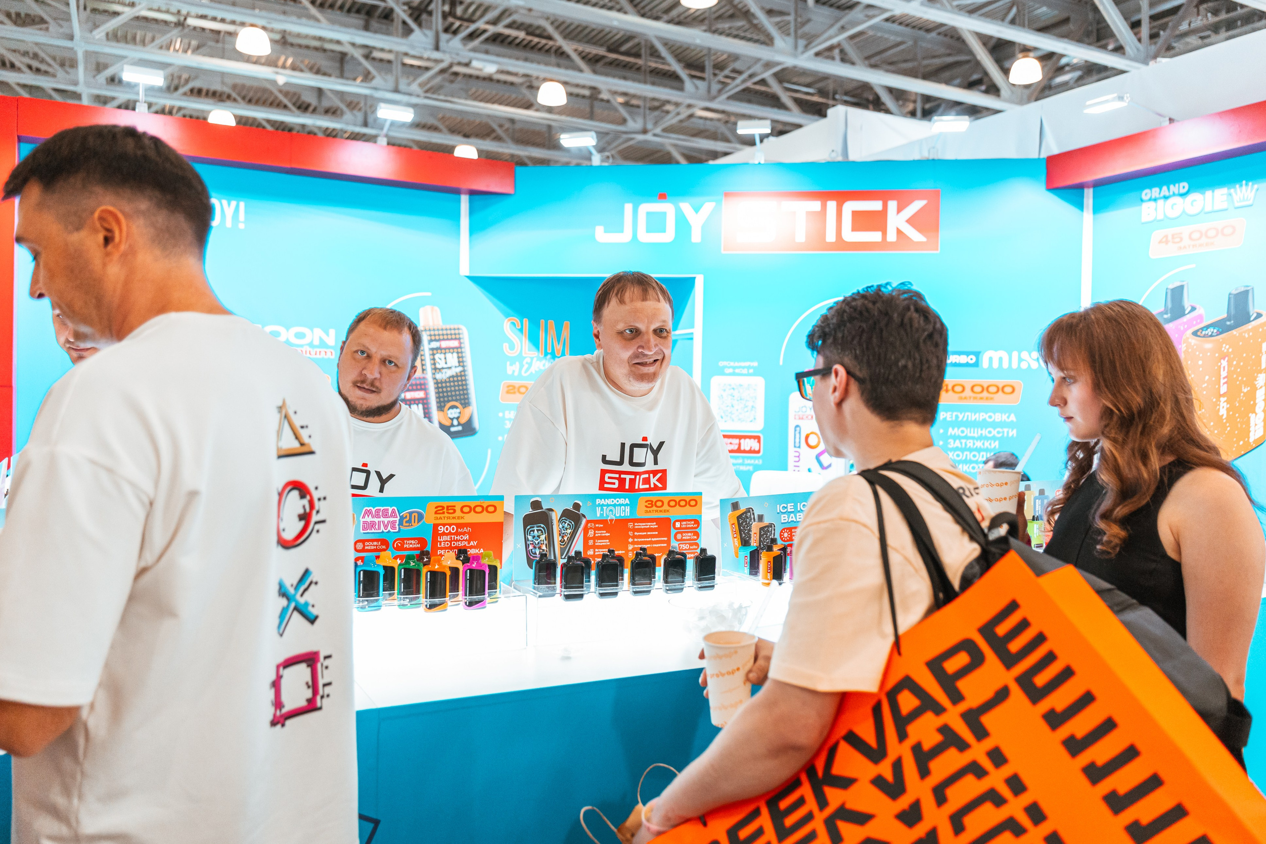 VAPE CLUB SHOW 2025 Крокус Экспо. Фотограф в Москве Дмитрий Емельянов