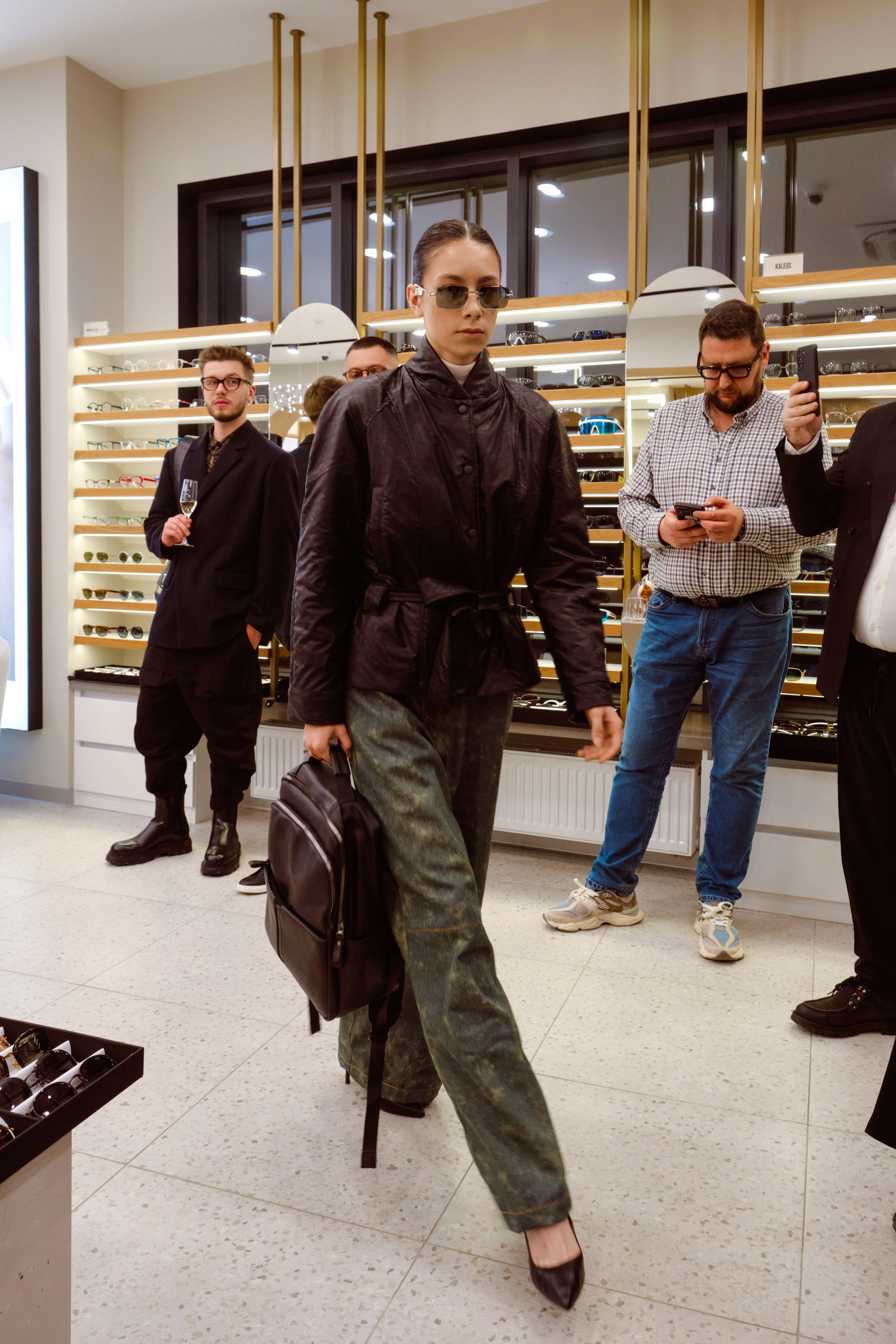 ОПТИК ЦЕНТ. Свадебный фотограф в Екатеринбурге Соседков Евгений