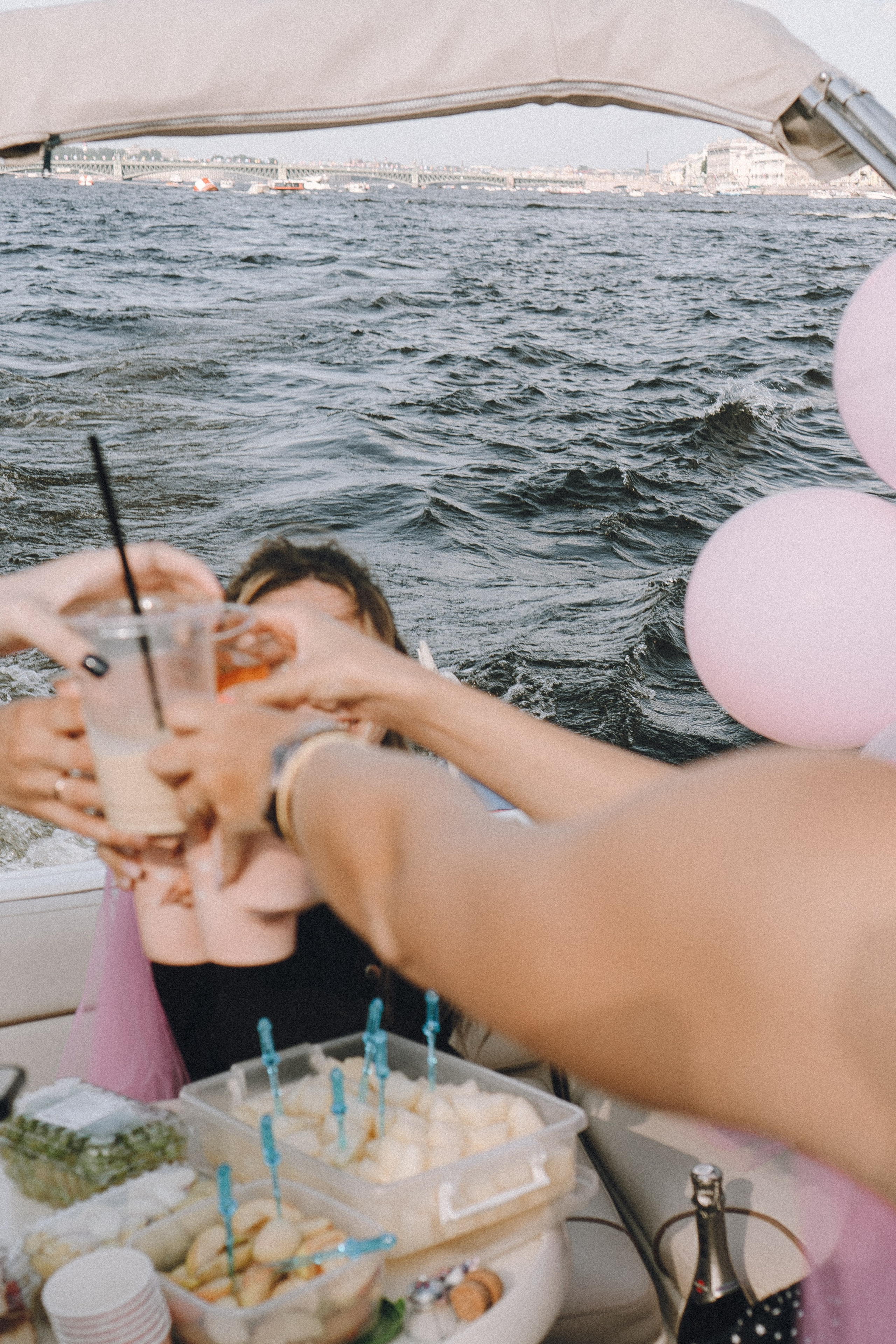 ДЕВИЧНИК НА КАТЕРЕ. Профессиональный фотограф, Санкт-Петербург — Виктория Богомолова