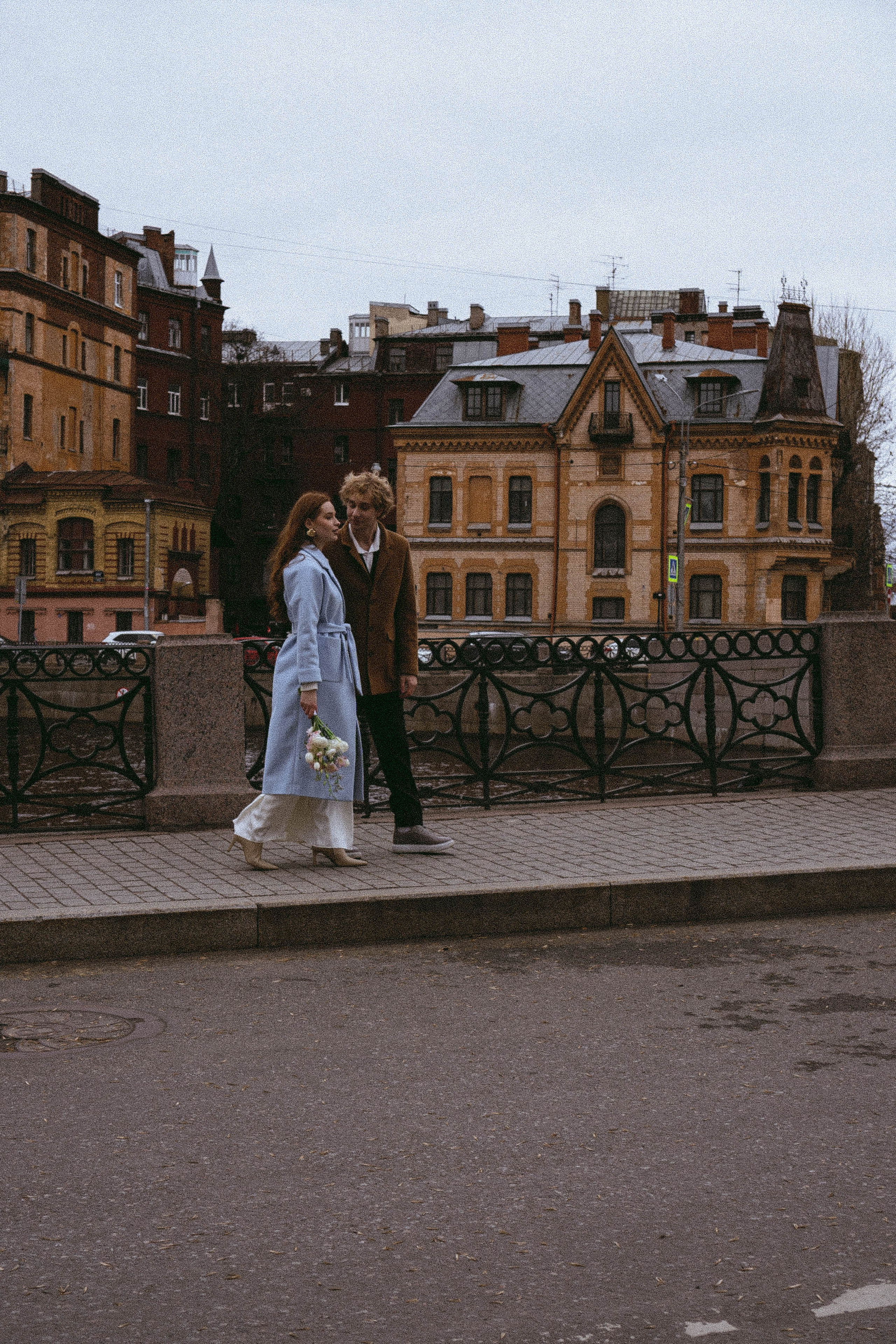 СВАДЕБНАЯ СЬЕМКА В ОТЕЛЕ. СБОРЫ ЖЕНИХА И НЕВЕСТЫ И ТАКЖЕ ТОР И ПОДГОТОВКА К ПРОГУЛКЕ И ПРОГУЛКА ПО ПЕТРОГРАДКЕ. Профессиональный фотограф, Санкт-Петербург — Виктория Богомолова