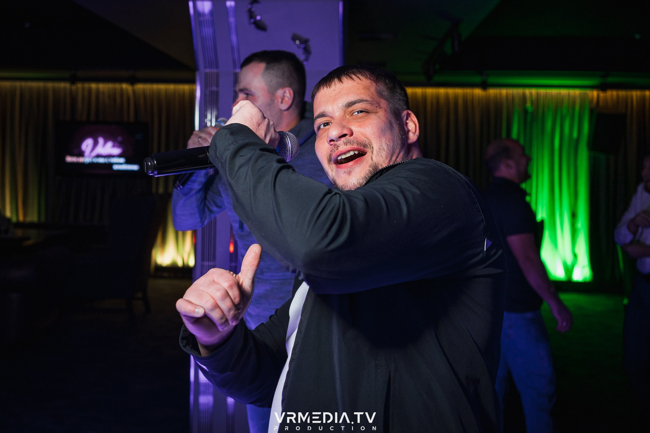 НОВОГОДНЯЯ РАЗМИНКА в караоке-баре «Volna»