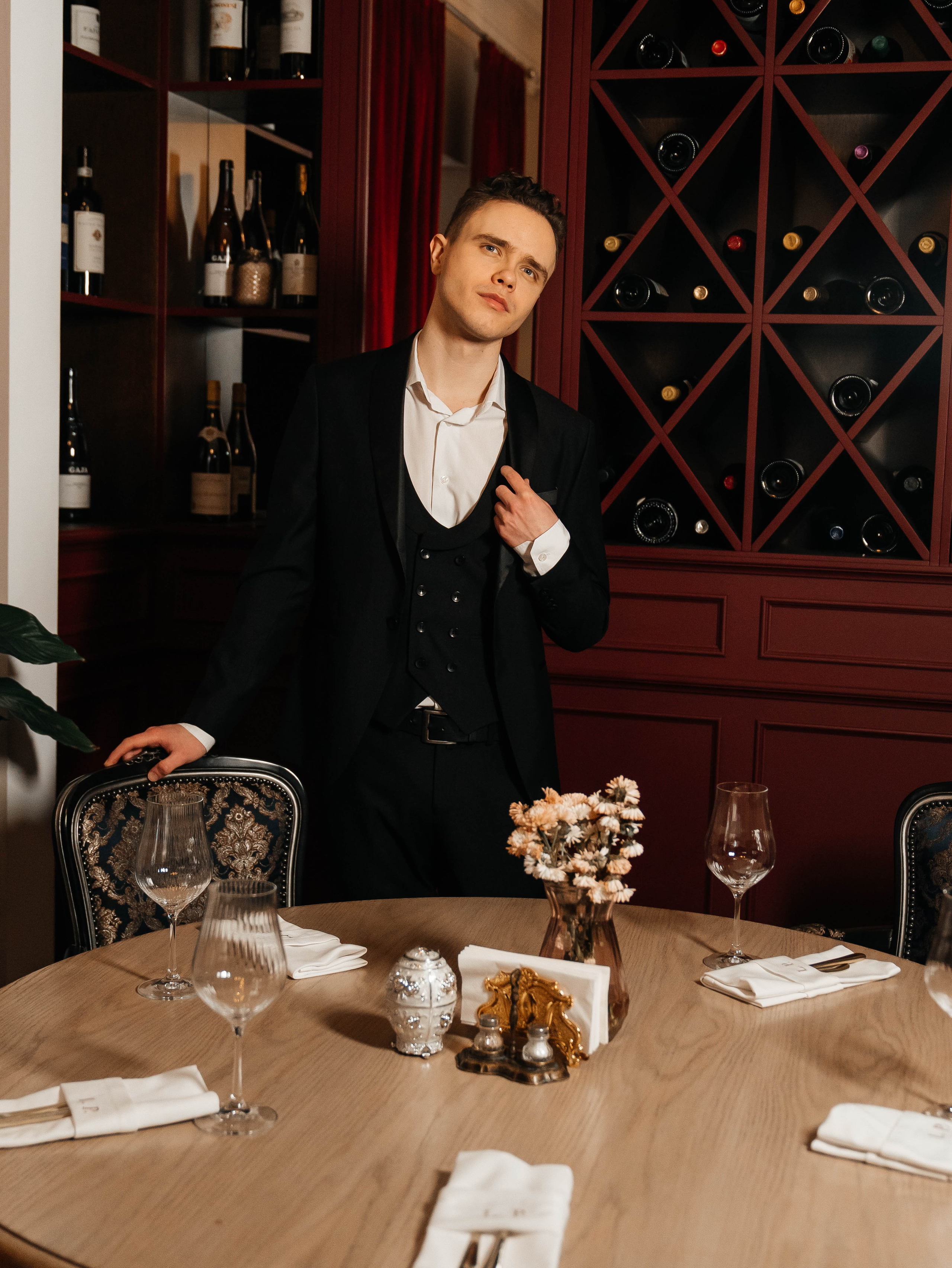 Жених в костюме