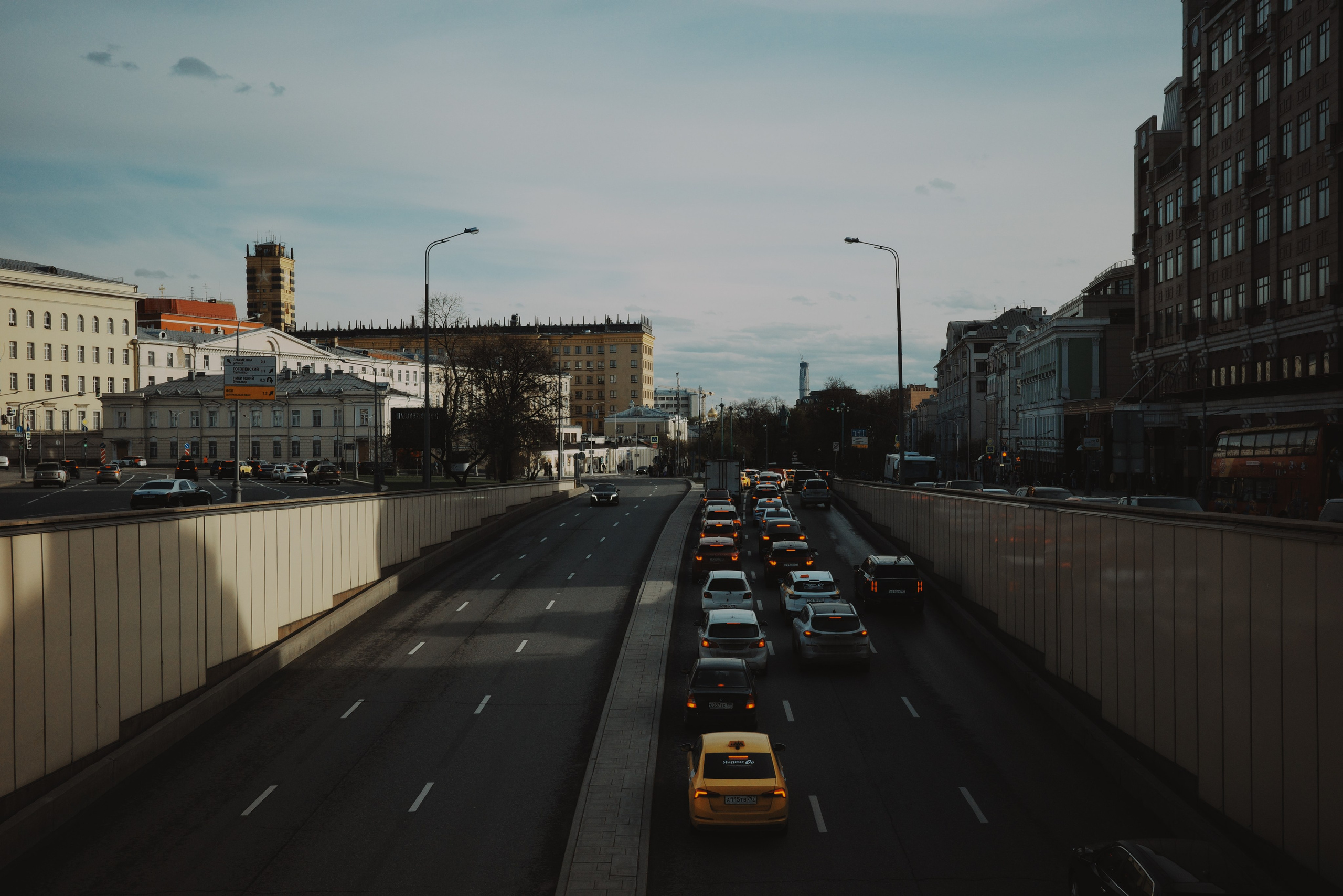 #47: Арбат / апрель 2026. Проект «Фотокладовка»: блог уличной фотографии в формате street photo