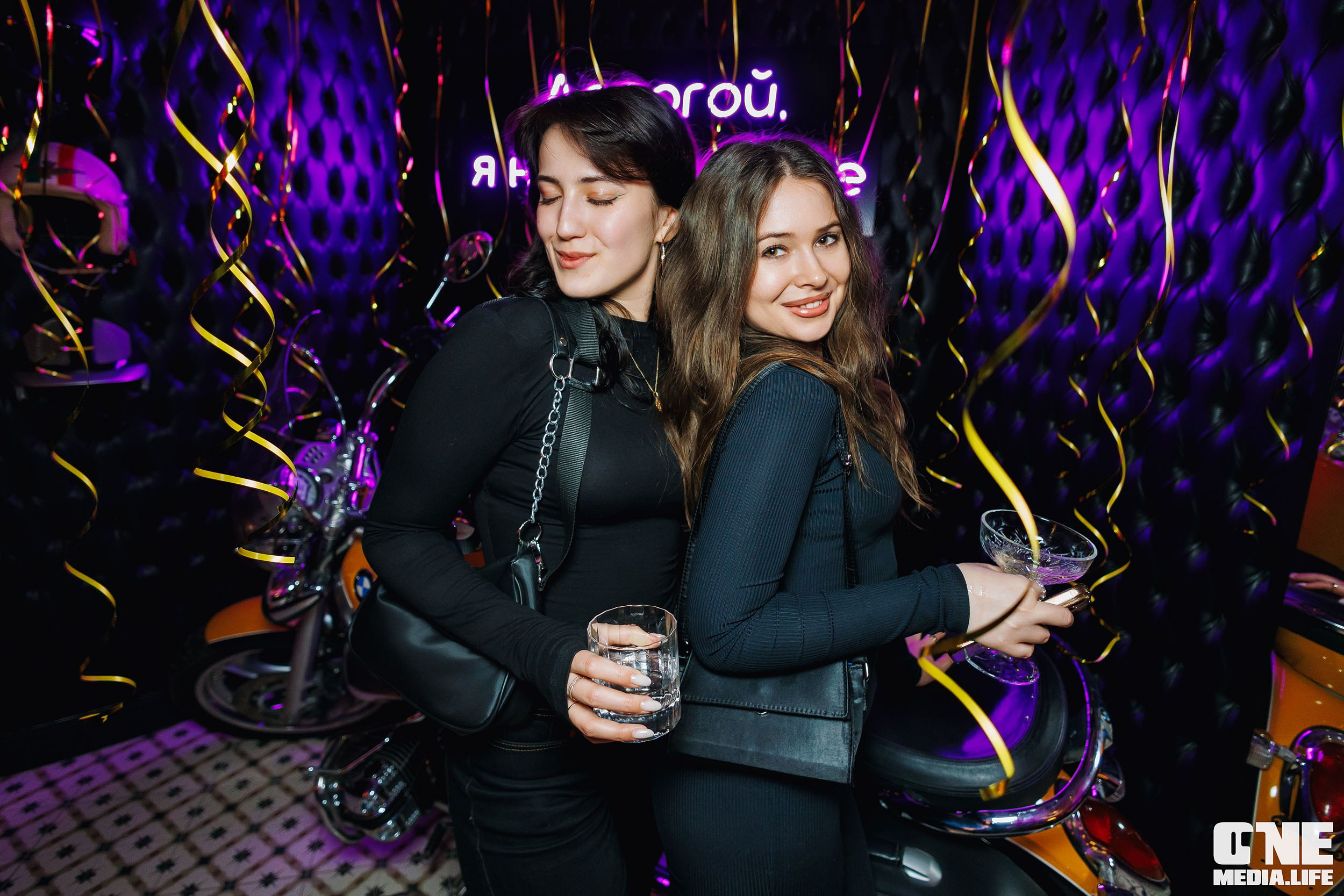 Фоторепортаж из караоке-клуба Белгравия. One Media Life: фоторепортажи, фотоотчеты с мероприятий и заведений