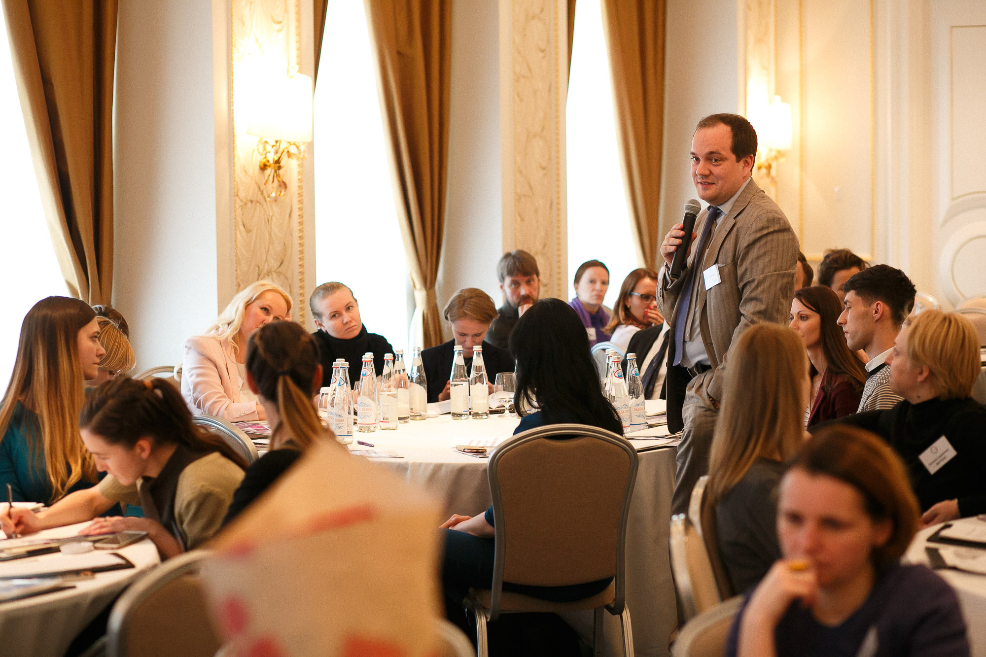 Бизнес-завтрак в «Lotte». Рабочая сторона — бизнес портрет и репортаж в Санкт-Петербурге