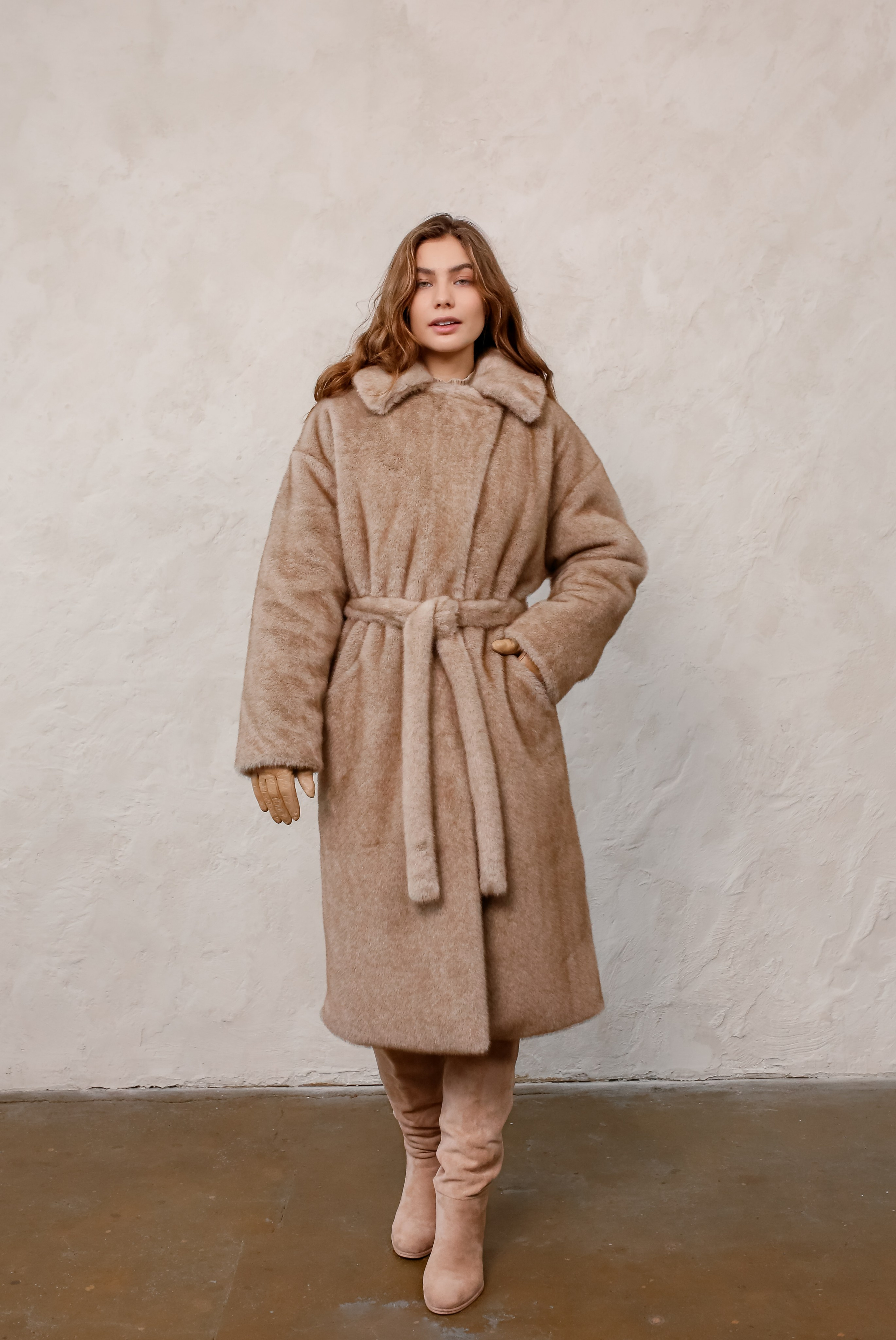 КАТАЛОГ ДЛЯ БРЕНДА ВЕРХНЕЙ ОДЕЖДЫ MISHKA. Бренд, контент фотограф в Волгограде Елена Даньшина