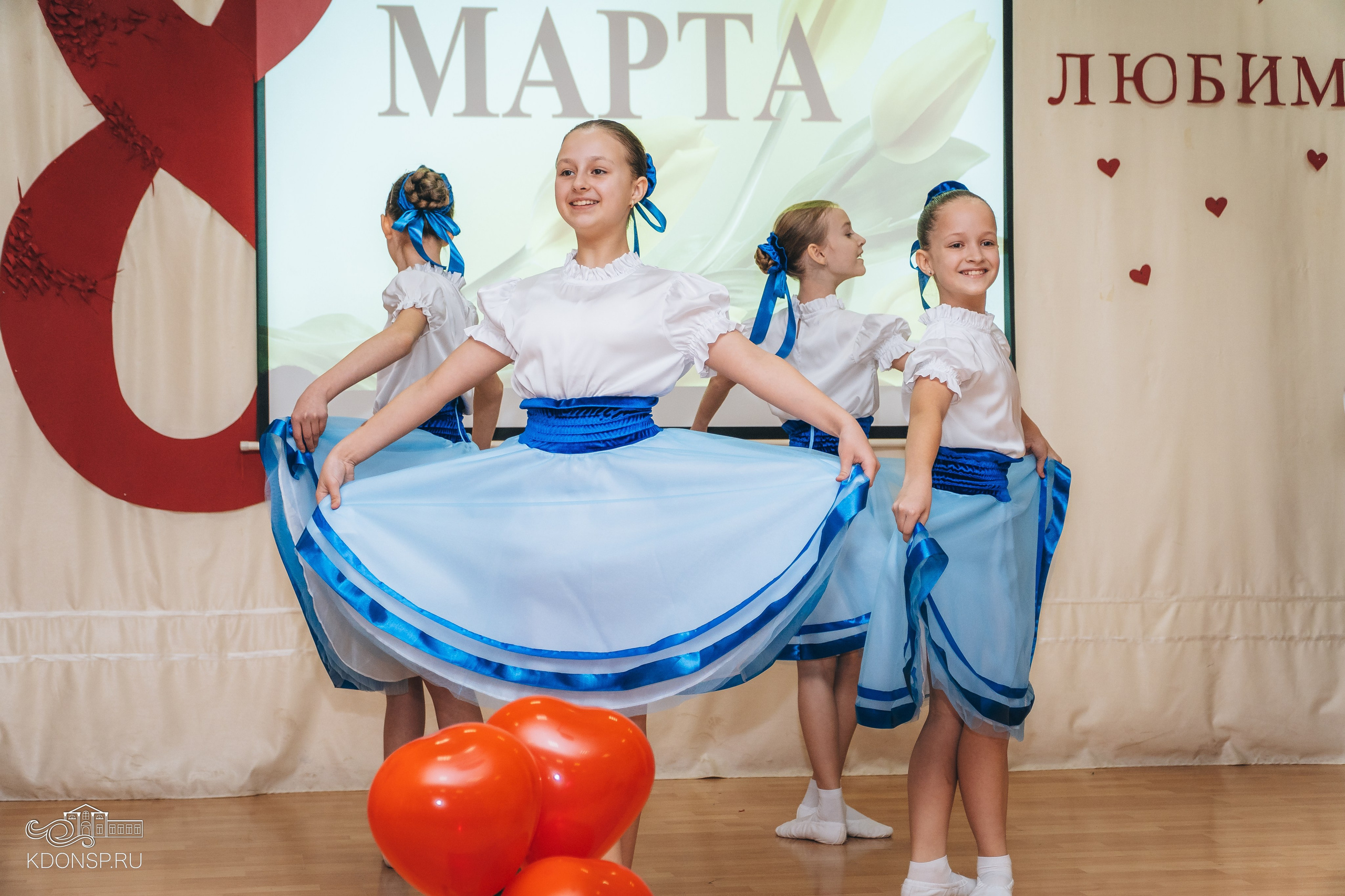 В преддверии праздника весны. Новотитаровский Дом культуры