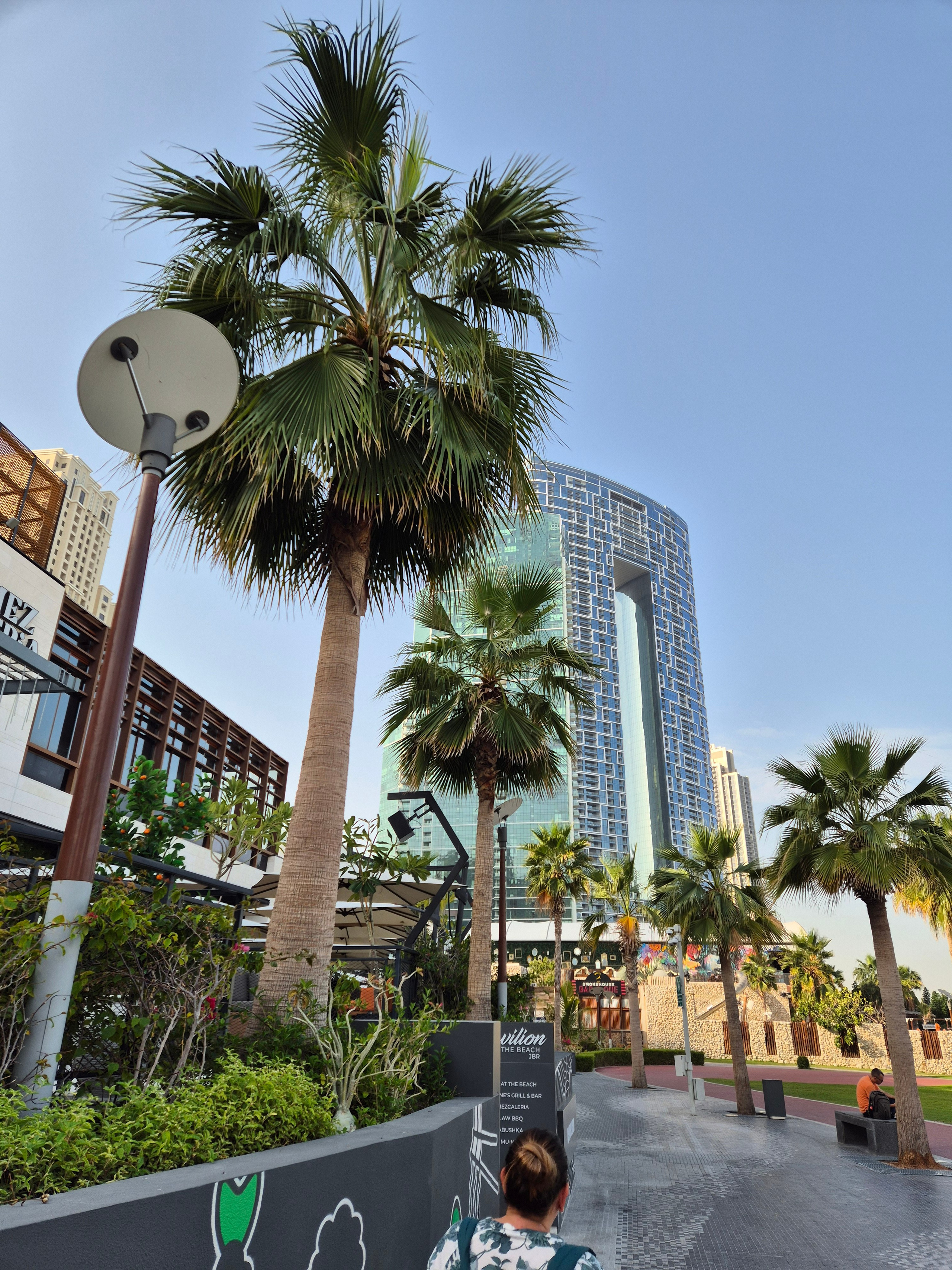 В 7 утра на пляже только русская речь