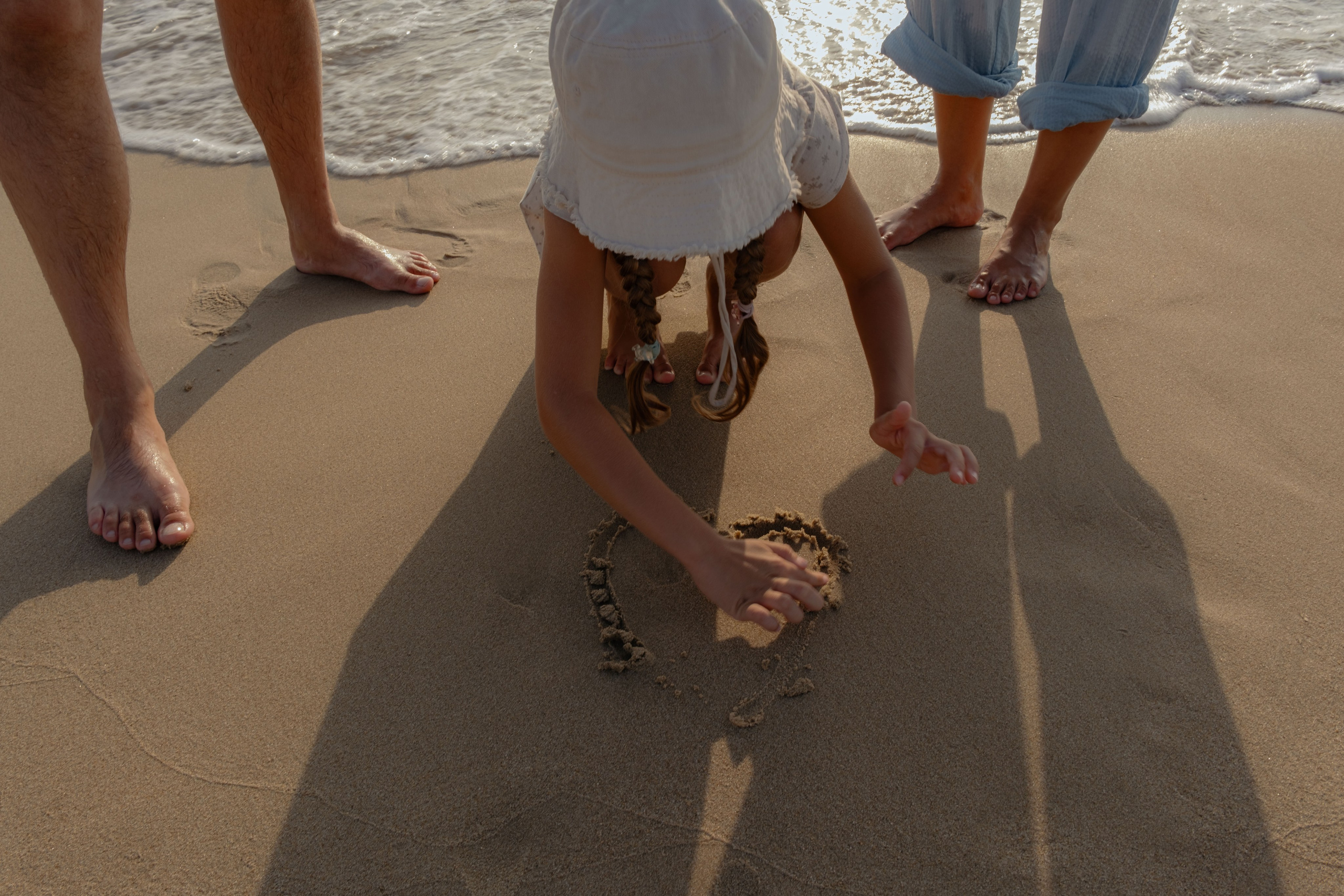 Mother and daughters. Portrait photographer Nha Trang | Julia Meshanina